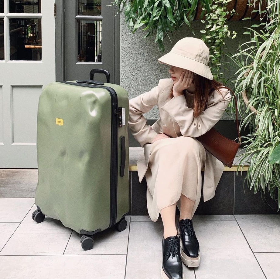 CRASH BAGGAGE Icon 26inch Olive, CRASH BAGGAGE Icon 26inch Yellow 착용 스타일