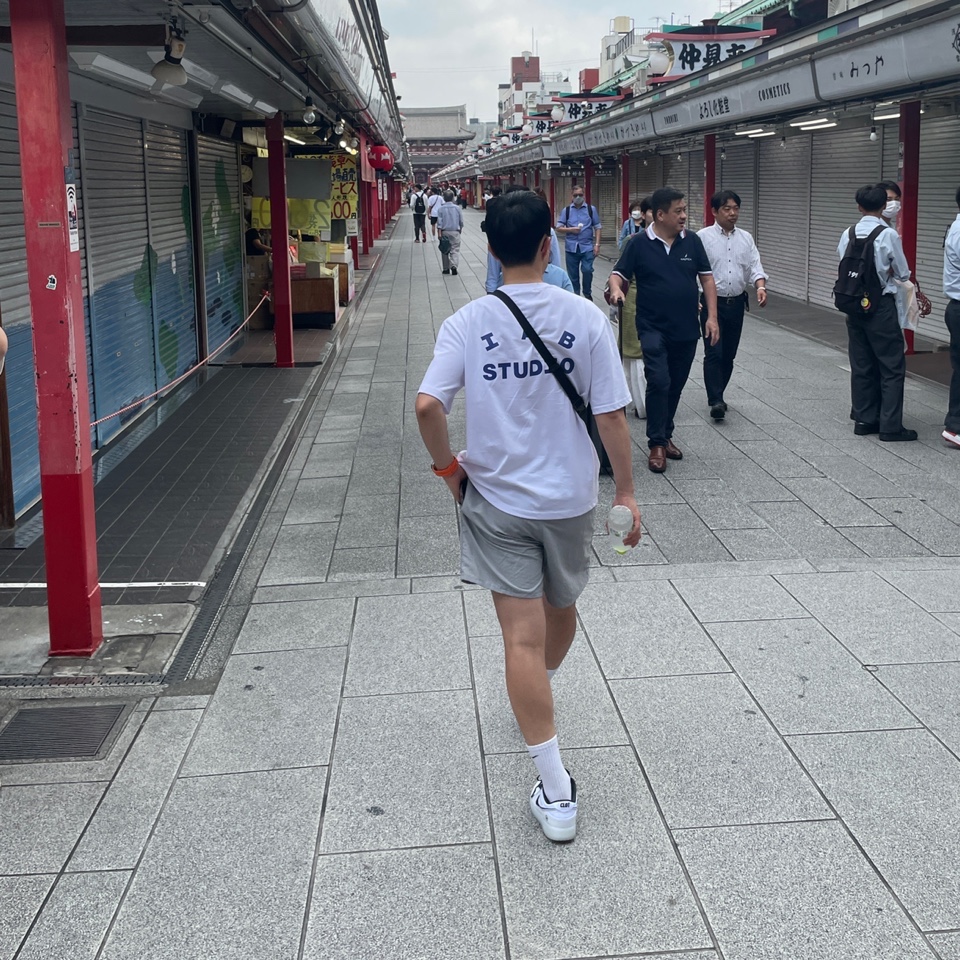 IAB Studio T-Shirt White Navy - 22FW, Patagonia Baggies Shorts 5 Inch Salt Grey 착용 스타일
