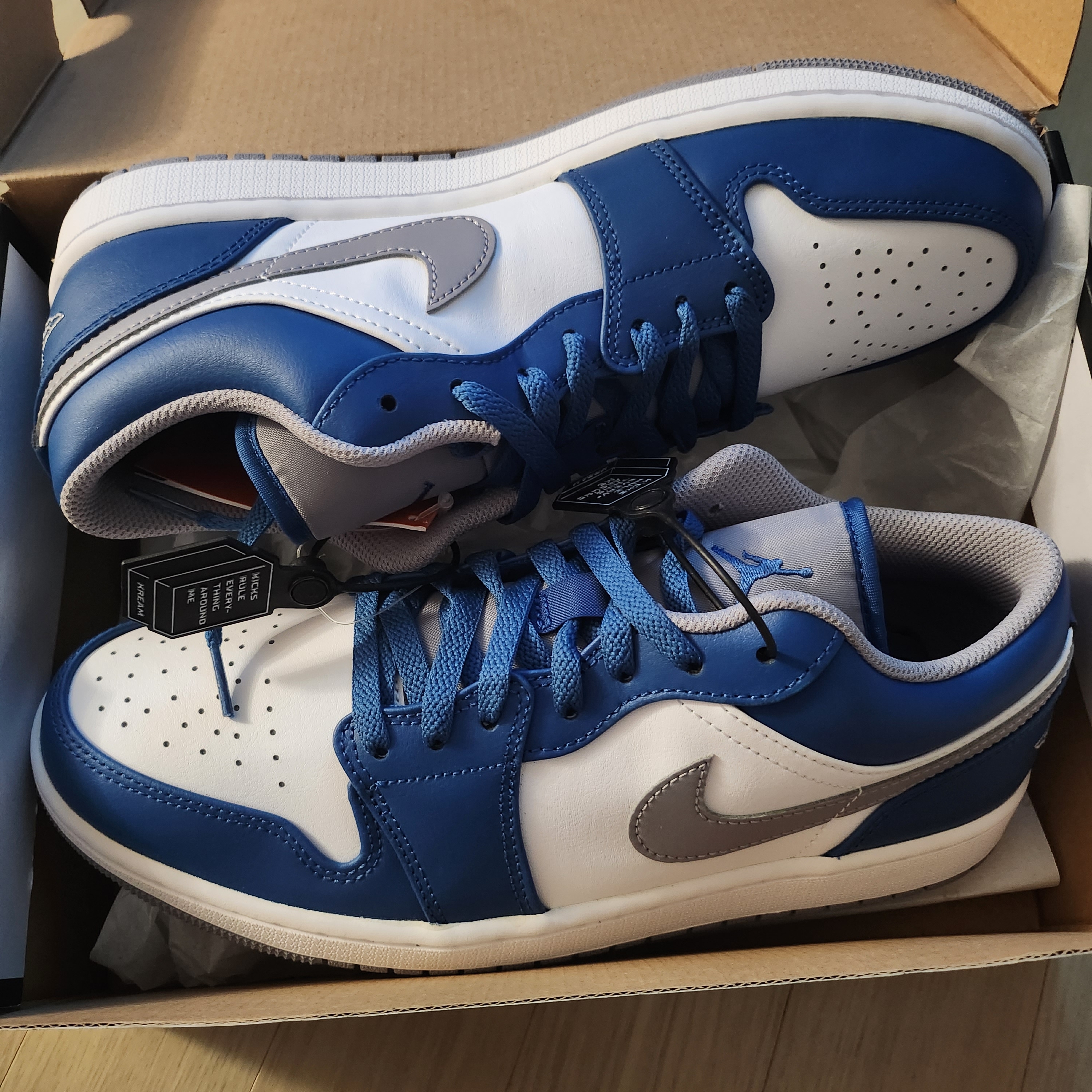 Jordan 1 Low True Blue Cement Grey 착용 스타일