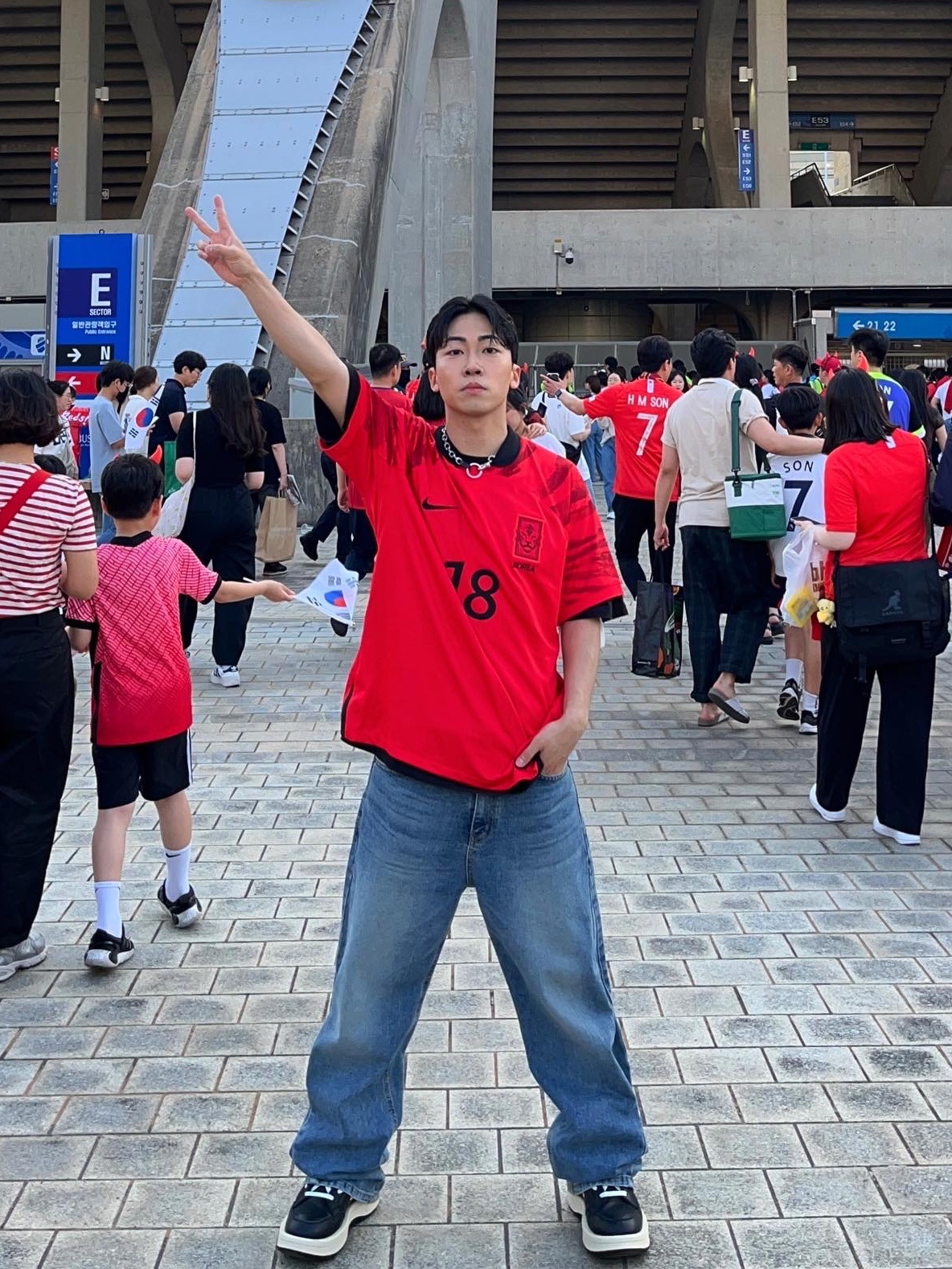 Converse x Drkshdw Turbowpn Black Cream, Nike Korea Dri-Fit Stadium Home SS Jersey Global Red - Asia (Non Marking Ver.) 착용 스타일