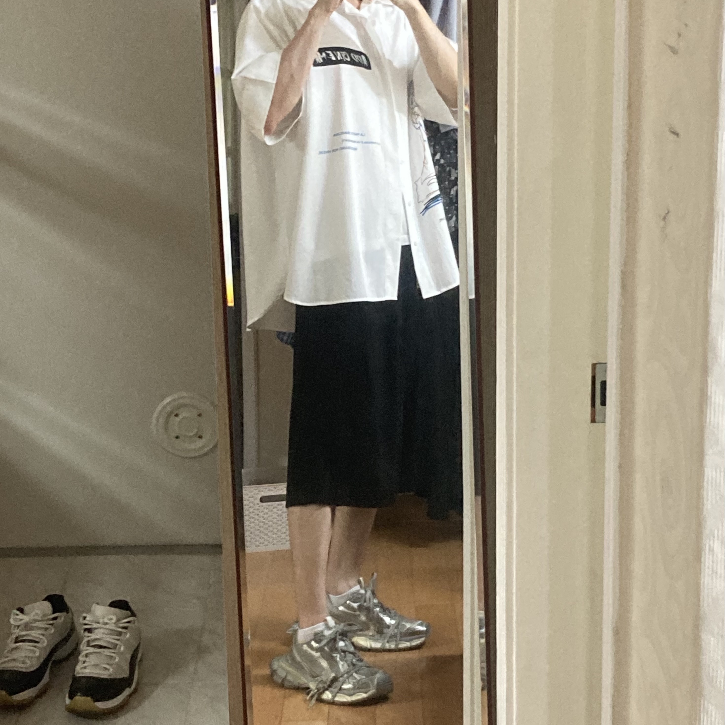Balenciaga 3XL Sneakers Light Beige, Jordan 11 Retro Low Concord 착용 스타일 - 2