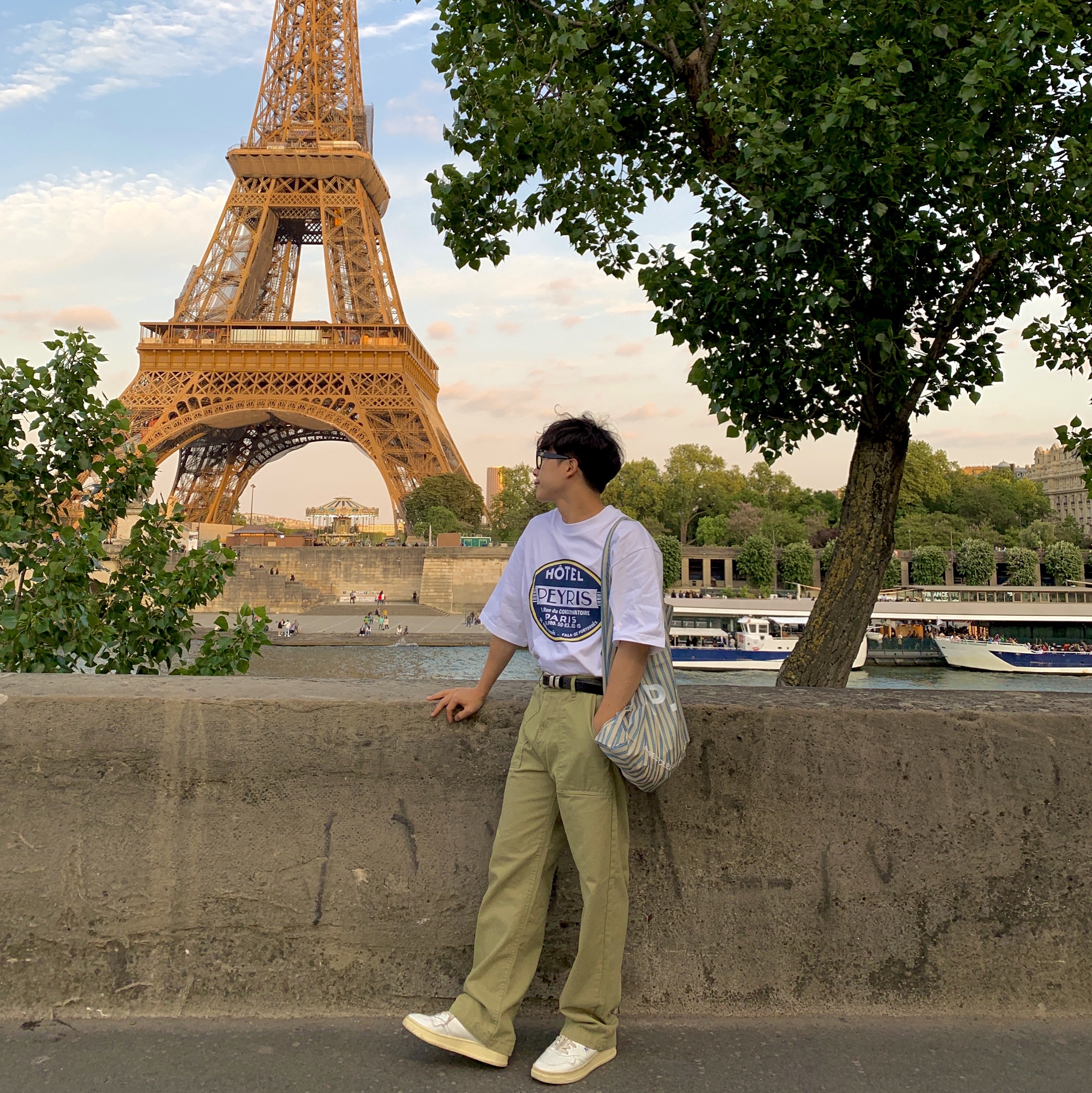 Autry Medalist Low Leather Sneakers White 착용 스타일 - 1