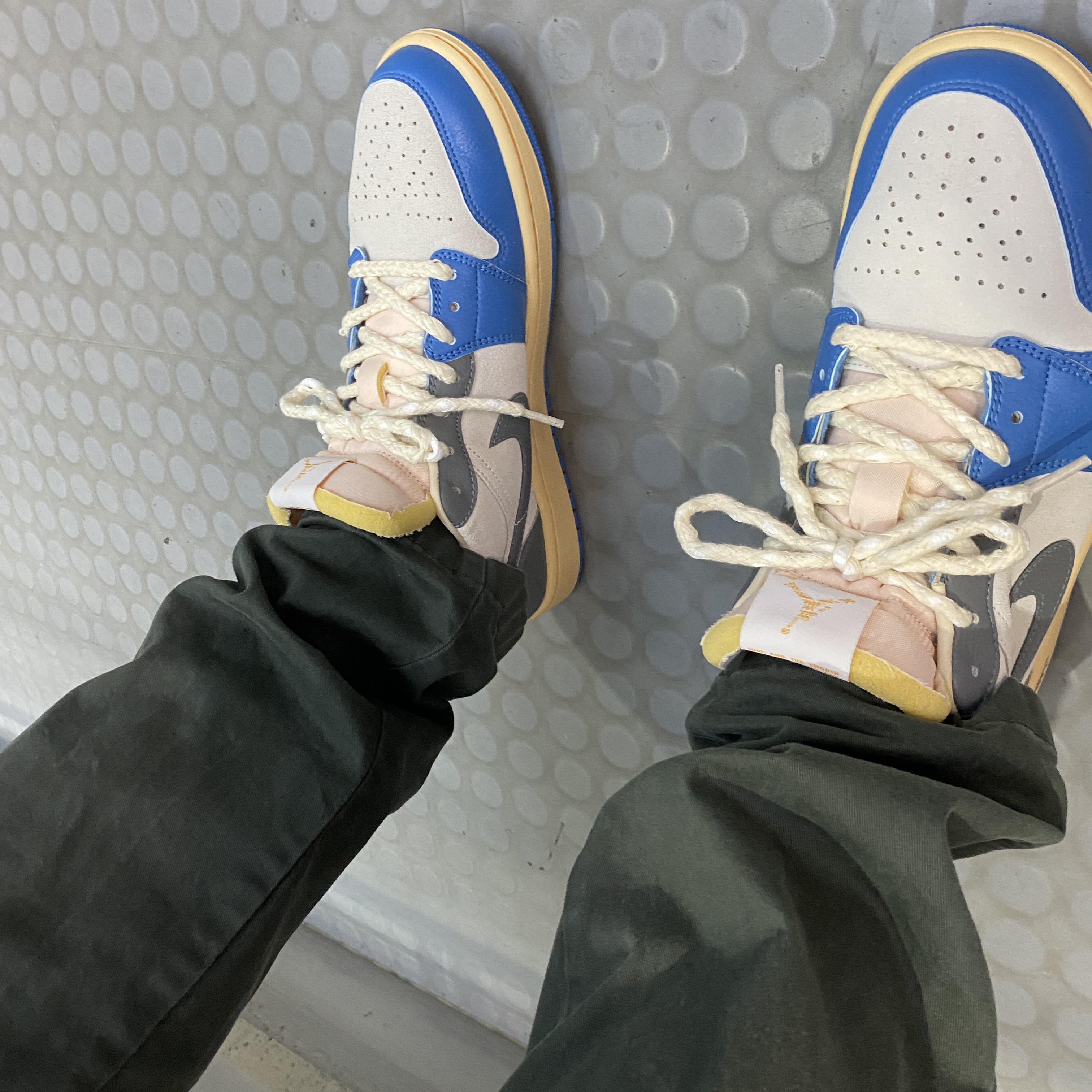 Jordan 1 Low SE Tokyo 96 착용 스타일