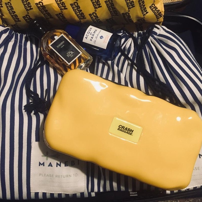 CRASH BAGGAGE Mini Icon Yellow, CRASH BAGGAGE Mini Icon Fucsia 착용 스타일