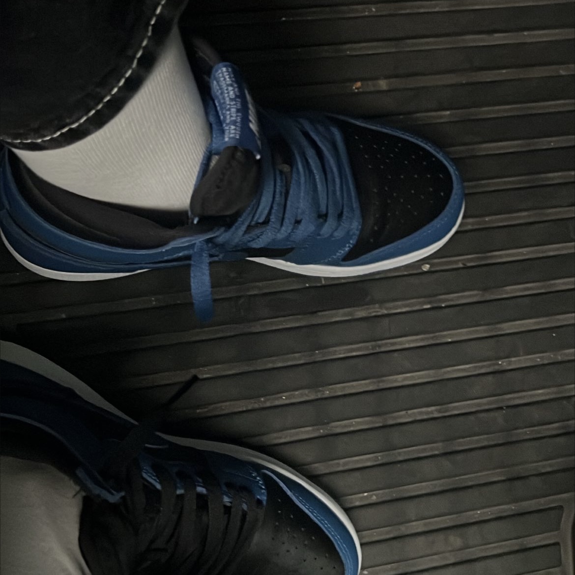 (GS) Jordan 1 Retro High OG Dark Marina Blue 착용 스타일 - 1