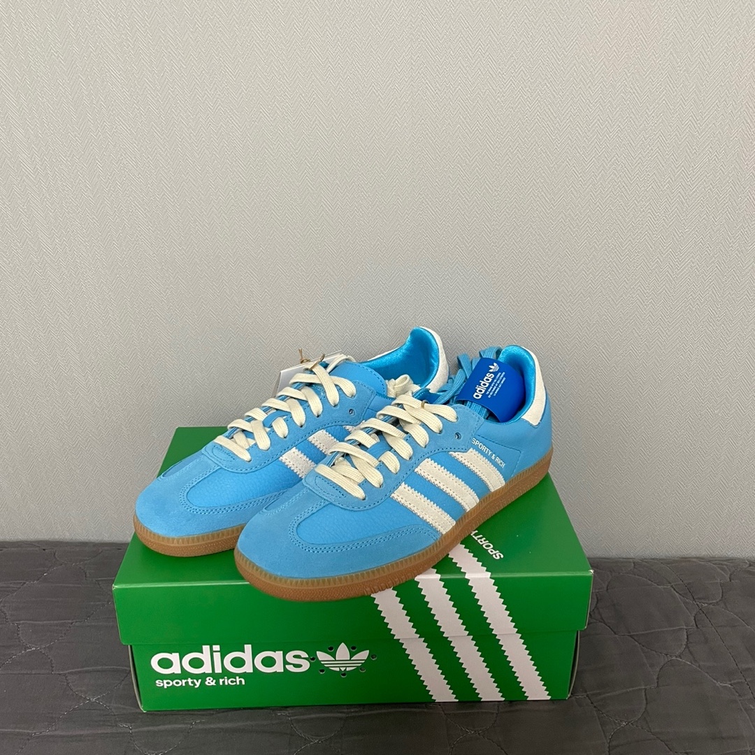 Adidas x Sporty & Rich Samba Blue Rush Cream White 착용 스타일