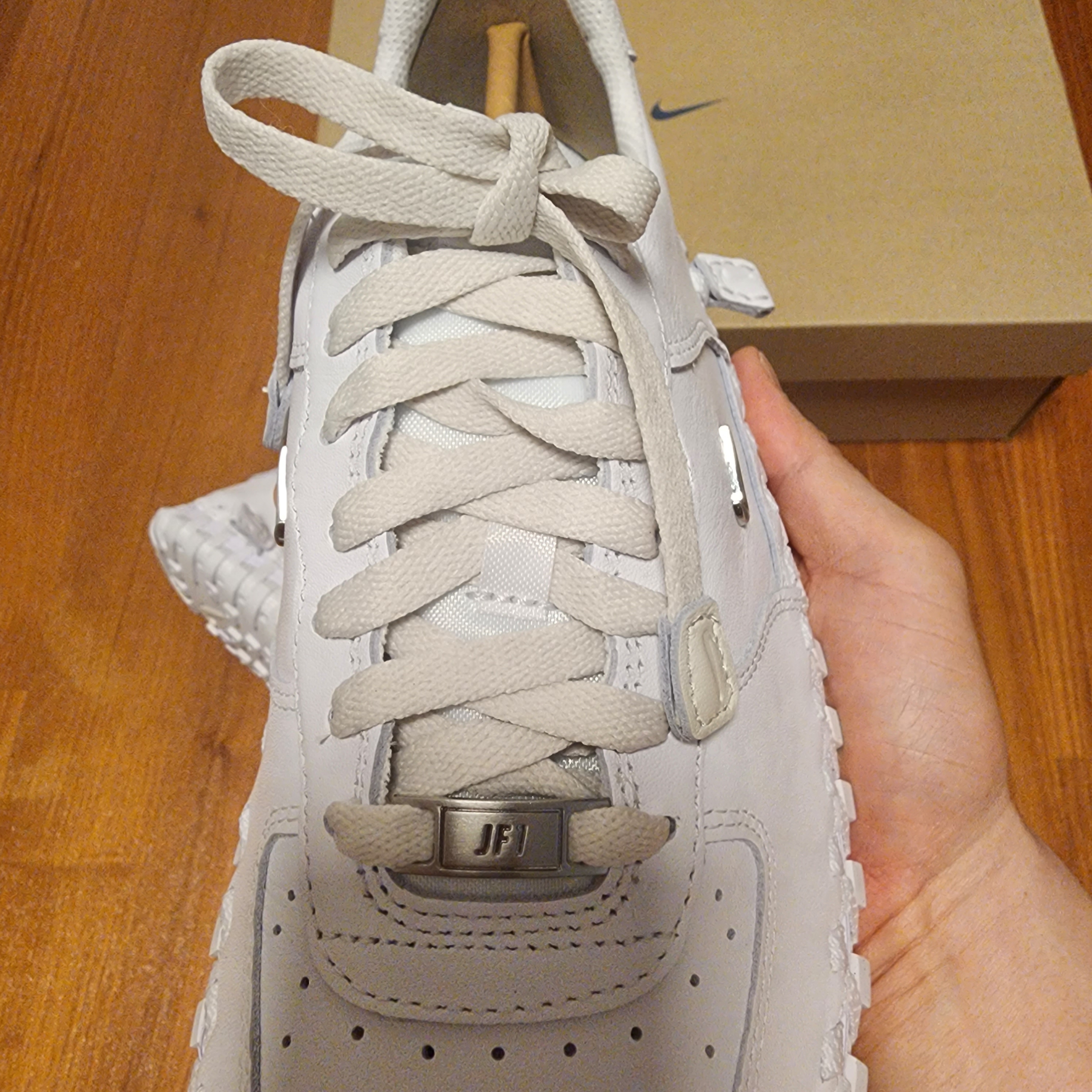Nike x Jacquemus J Force 1 Low LX SP White 착용 스타일 - 3