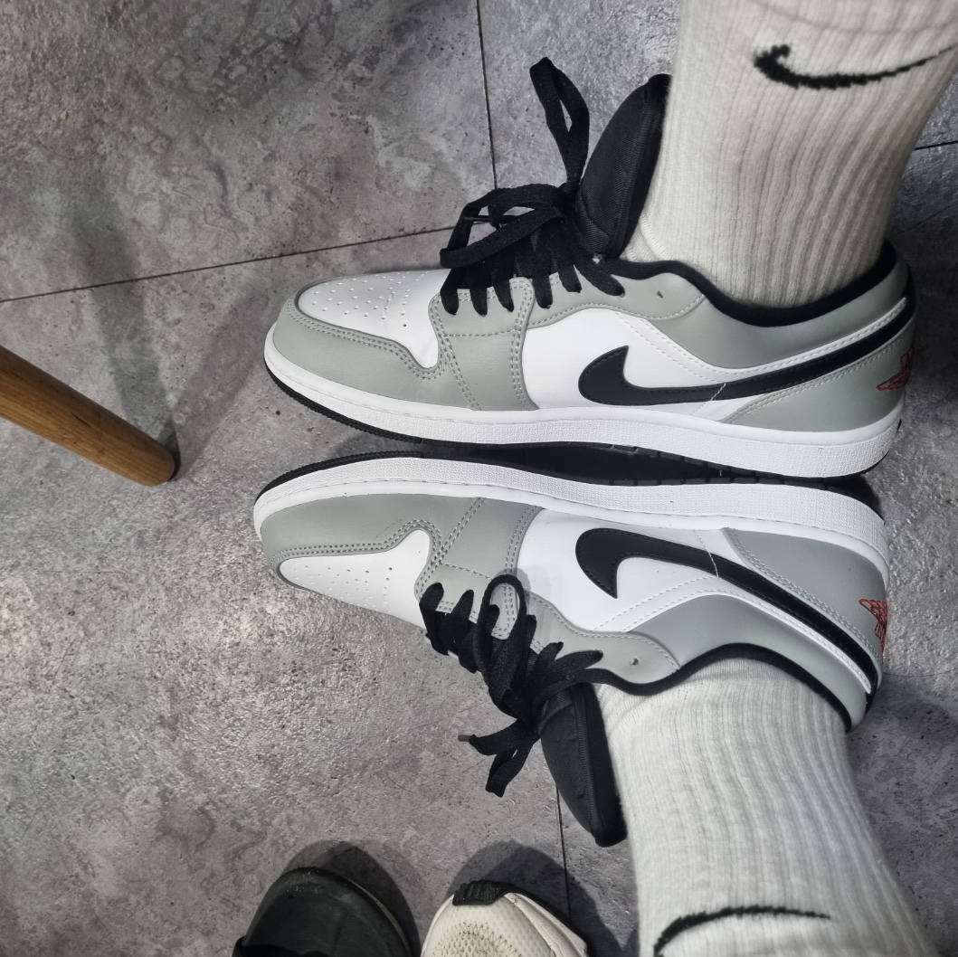 Jordan 1 Low Light Smoke Grey 착용 스타일