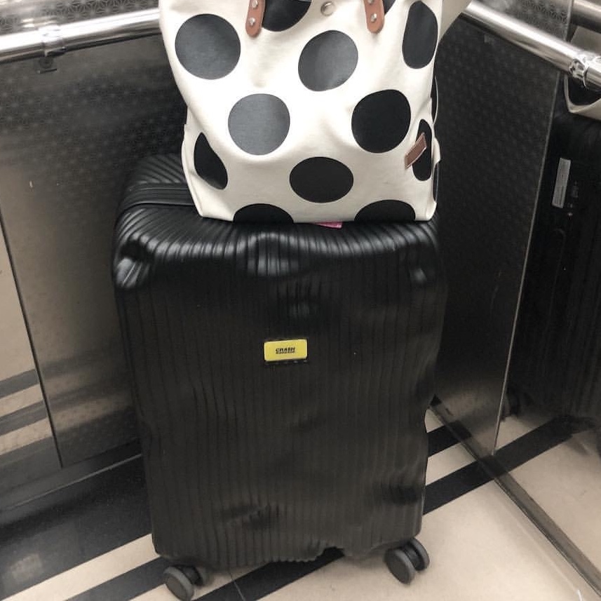 CRASH BAGGAGE Icon 21inch Stripe Black, CRASH BAGGAGE Icon 21inch Stripe Yellow 착용 스타일