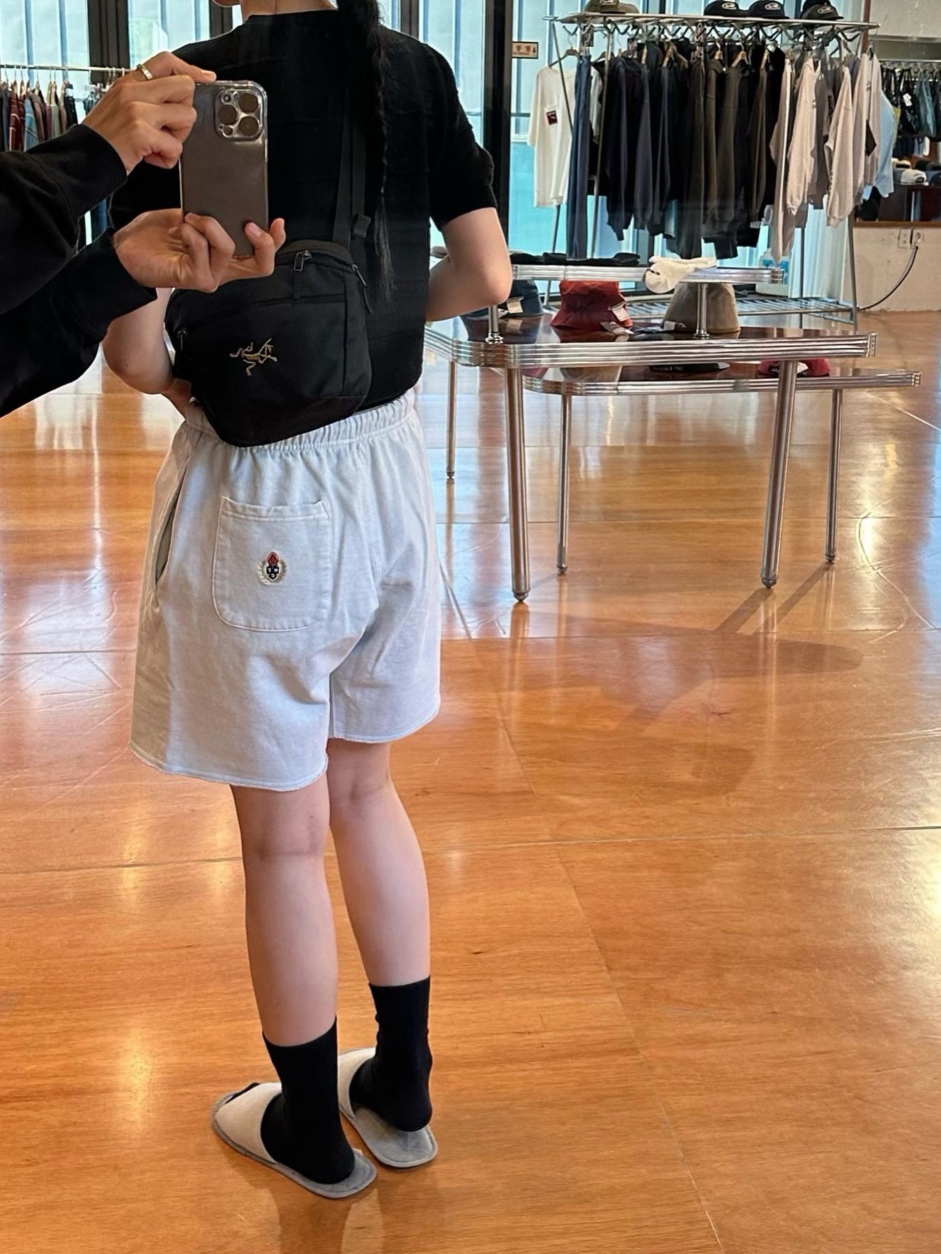Arc'teryx Mantis 1 Waistpack Black 착용 스타일