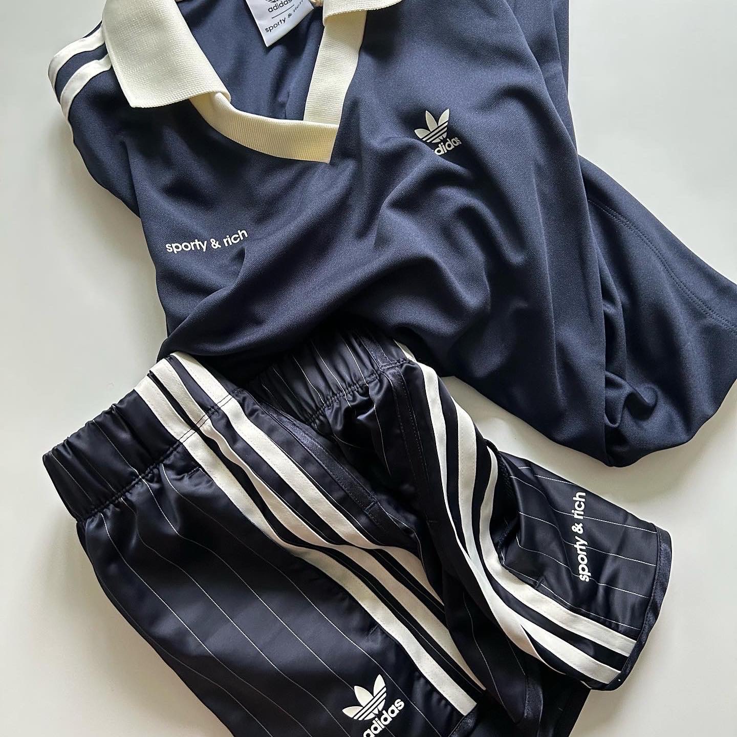 (W) Adidas x Sporty & Rich Long Sleeve Football Jersey Legend Ink - US Sizing 착용 스타일 - 2