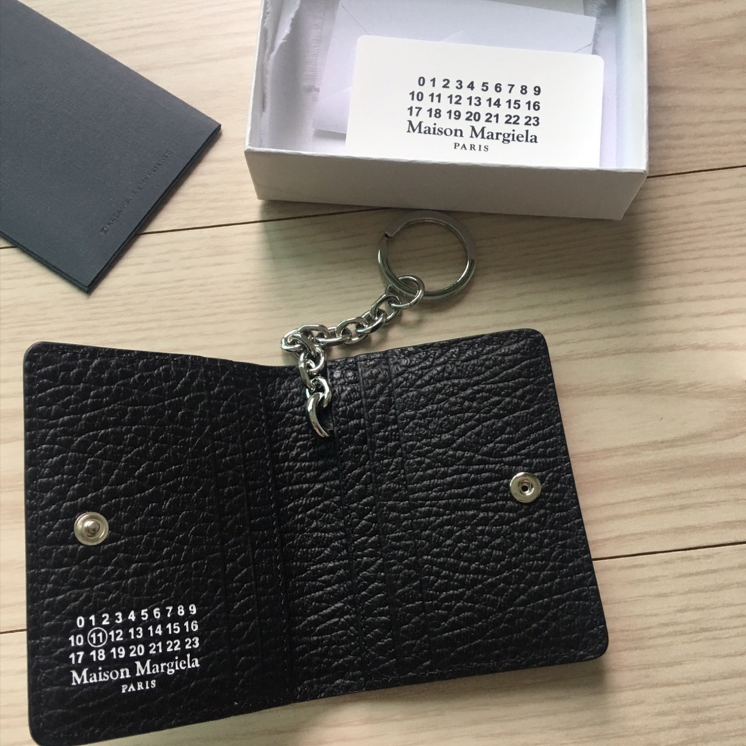 Maison Margiela Keyring Wallet Black 착용 스타일