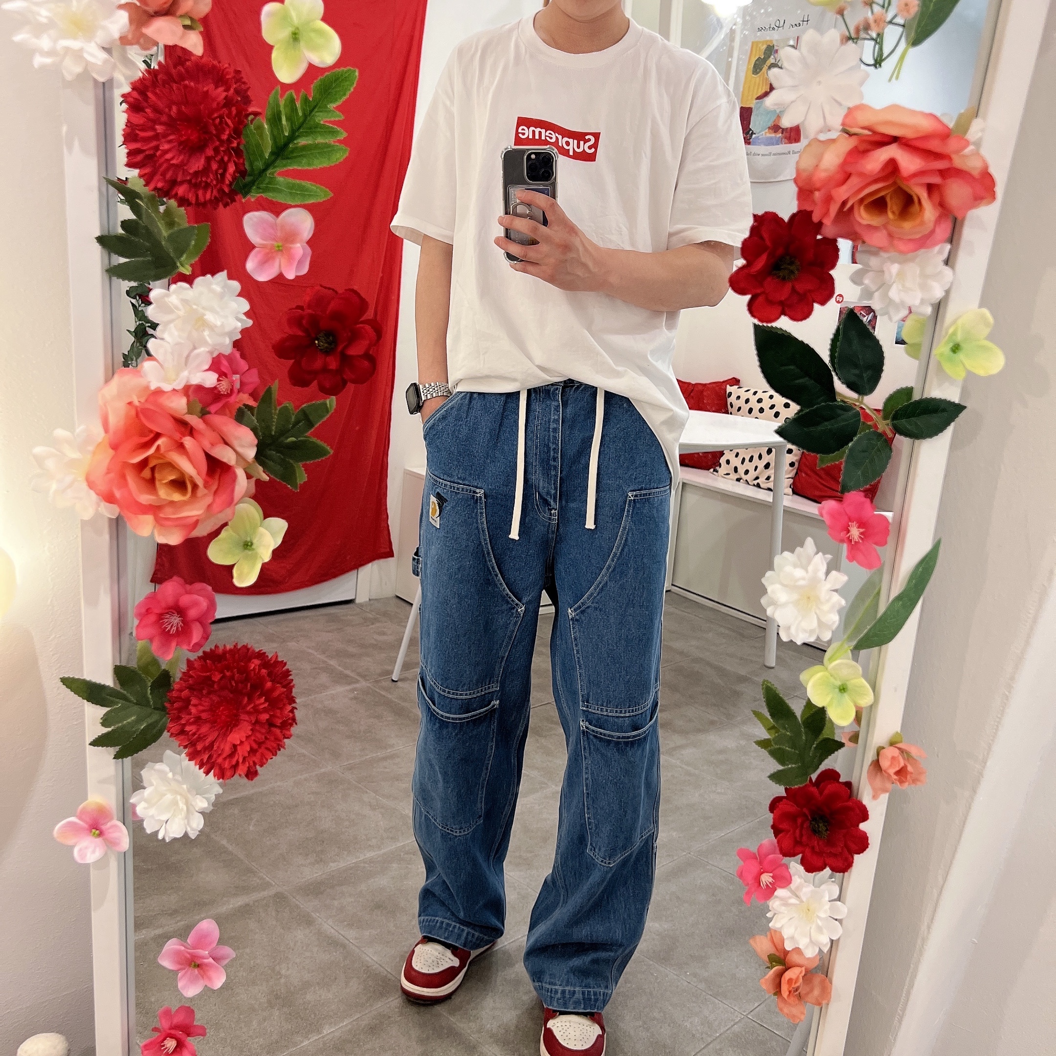 Supreme West Hollywood Box Logo T-Shirt White - 23SS, Carhartt WIP x Invincible 15 Double Knee Pants Blue 착용 스타일