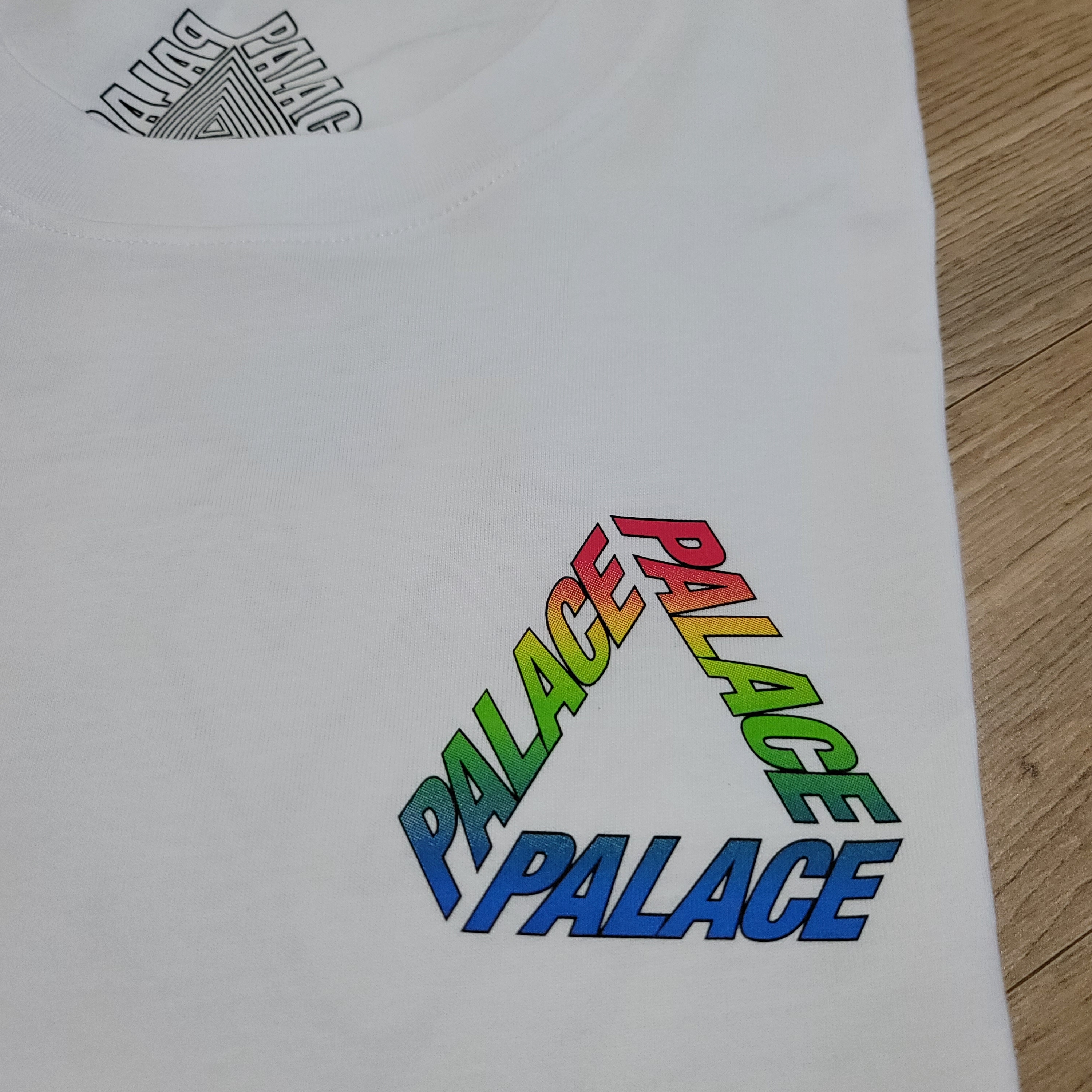 Palace Spectrum P3 T-Shirt White - 23SS 착용 스타일 - 1
