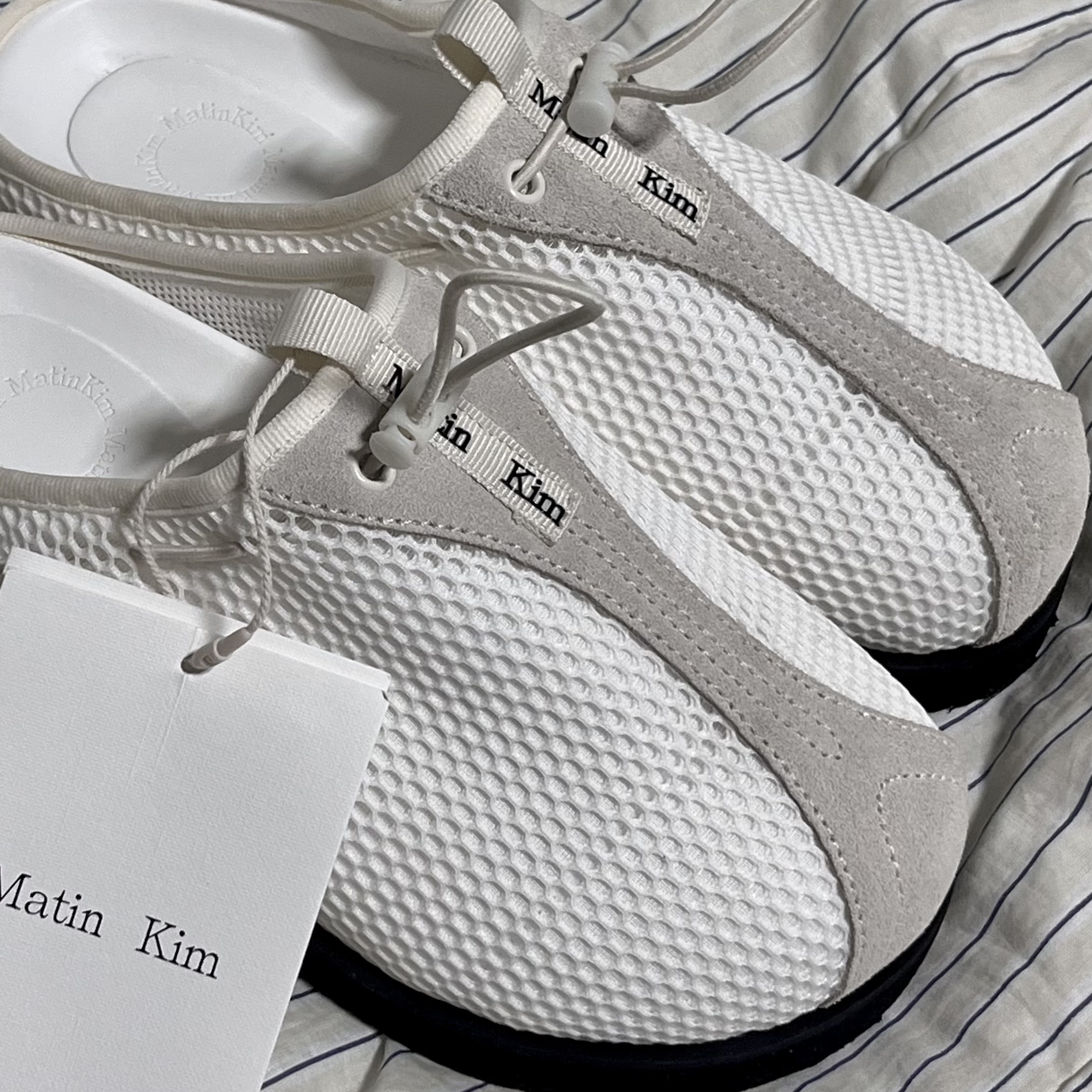 (W) Matin Kim Mesh Round Bloafer White 착용 스타일 - 3