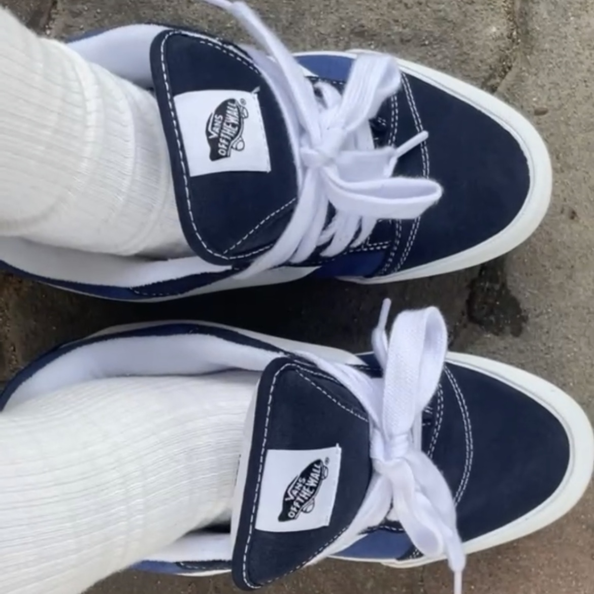 Vans Knu-Skool Navy True White 착용 스타일