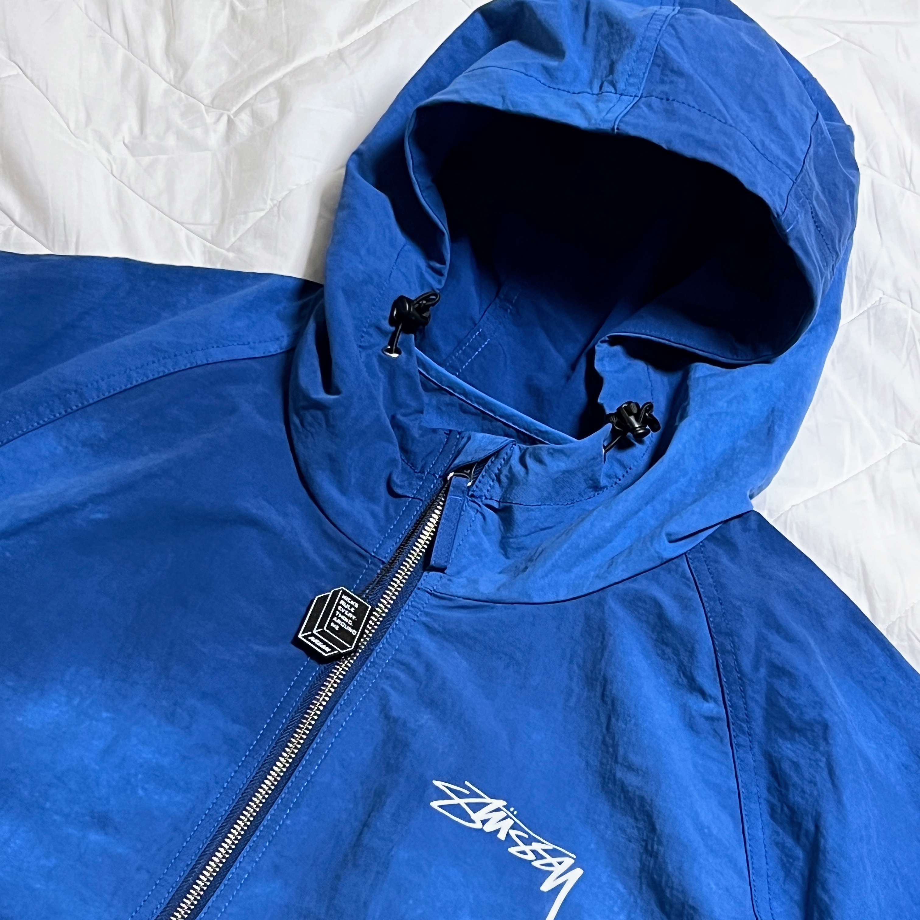 Stussy Wave Dye Beach Shell Jacket Cobalt 착용 스타일