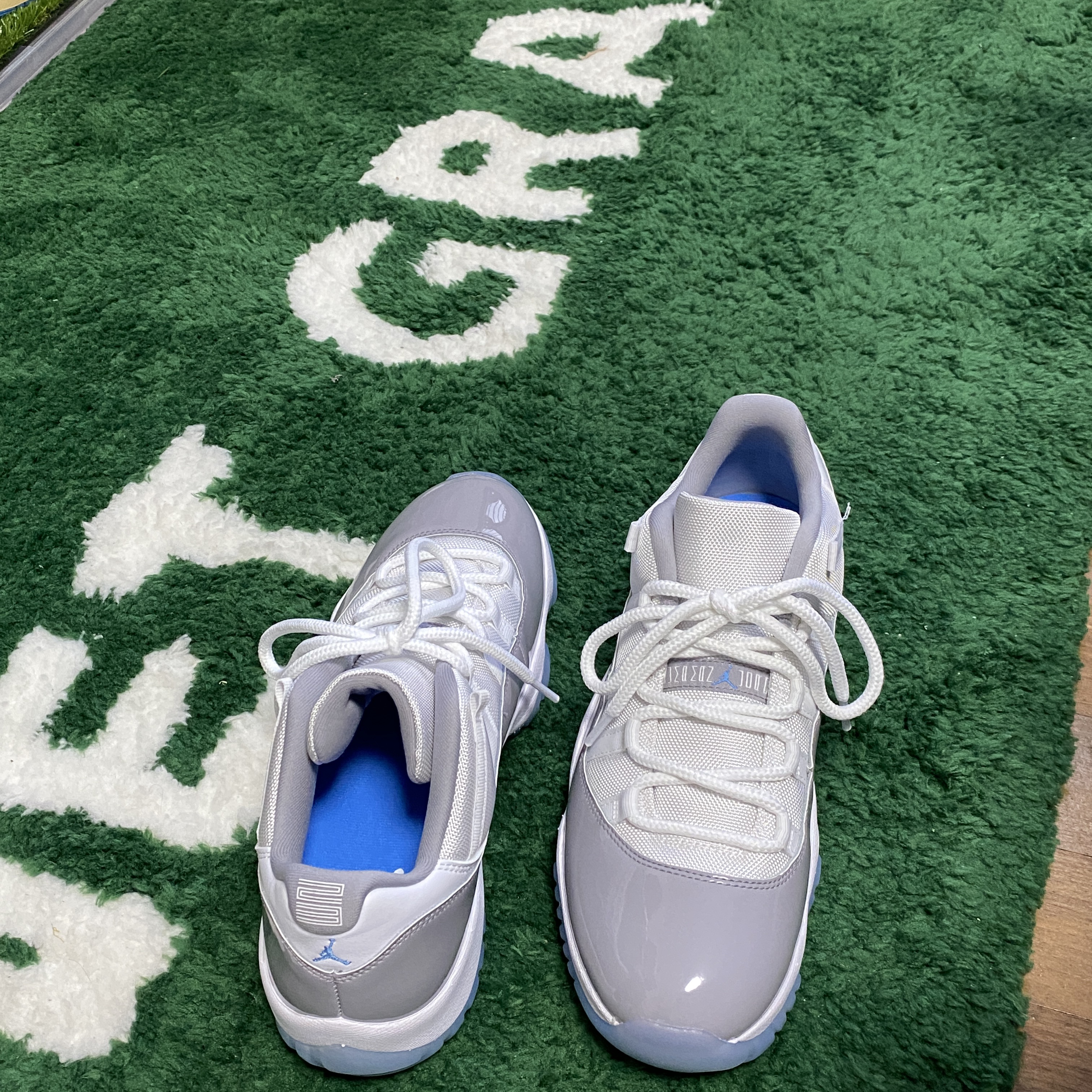Jordan 11 Retro Low Cement Grey 착용 스타일