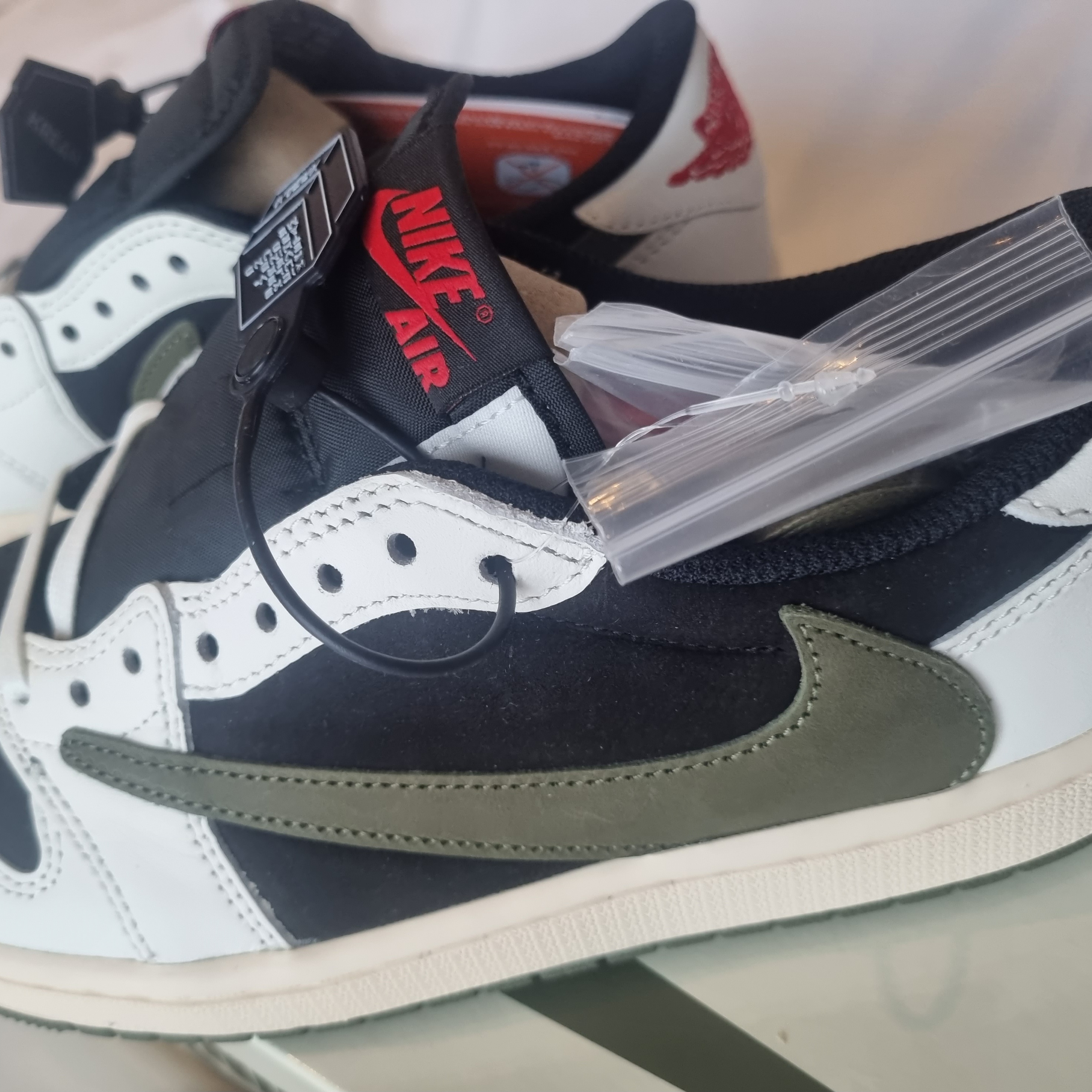 (W) Jordan 1 x Travis Scott Retro Low OG SP Medium Olive 착용 스타일