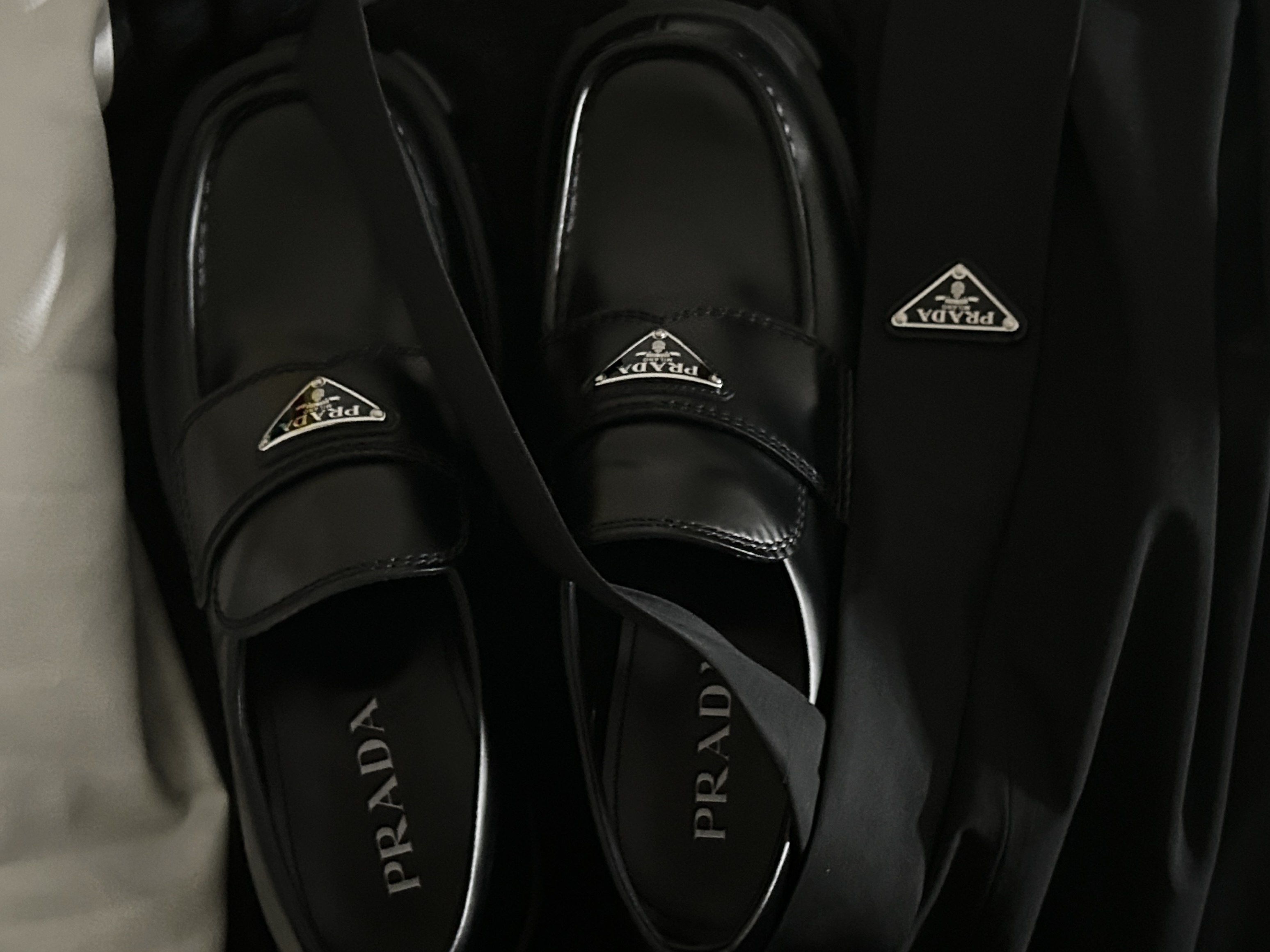 Prada Monolith Brushed Leather Loafers Black 착용 스타일 - 4