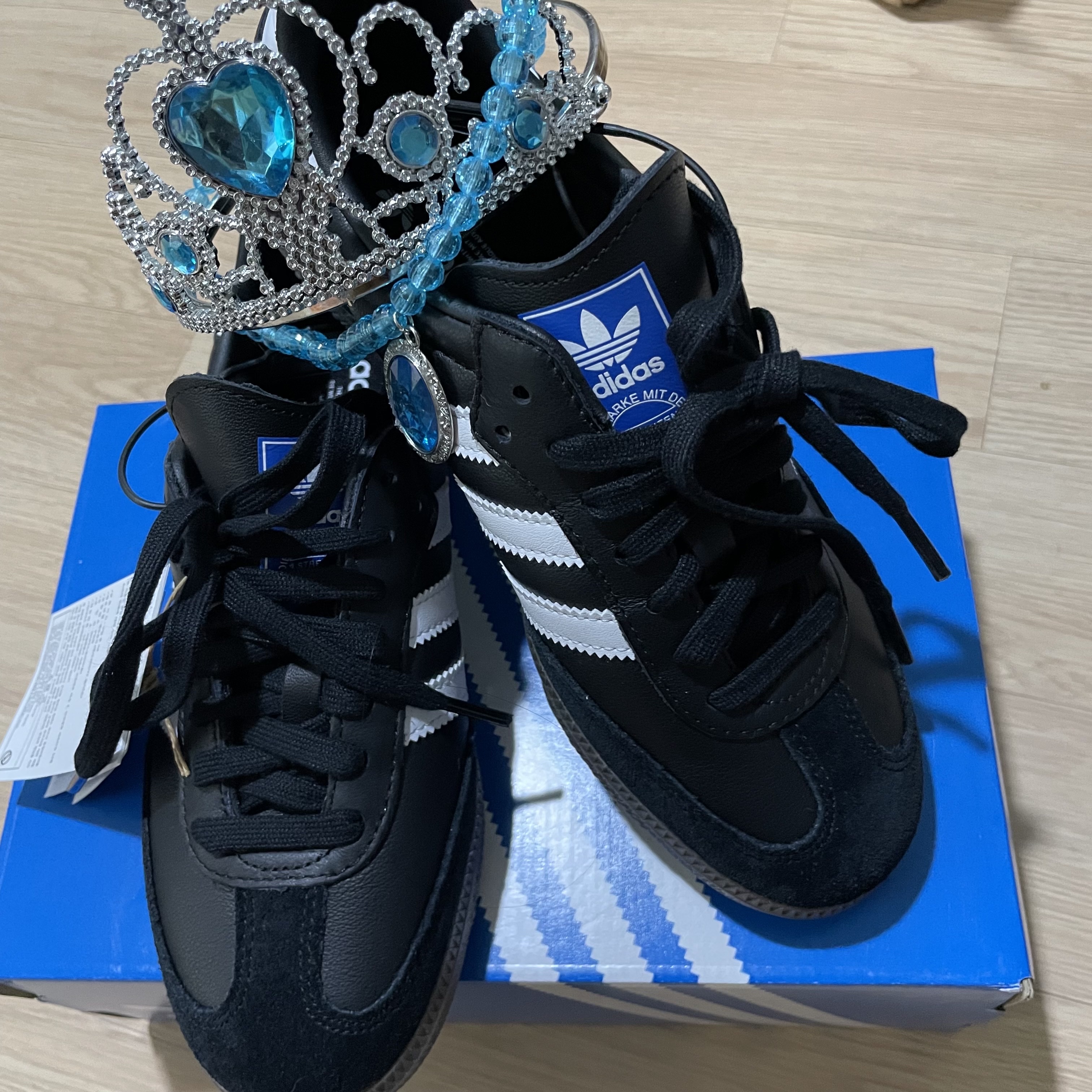 Adidas Samba OG Black White Gum 착용 스타일