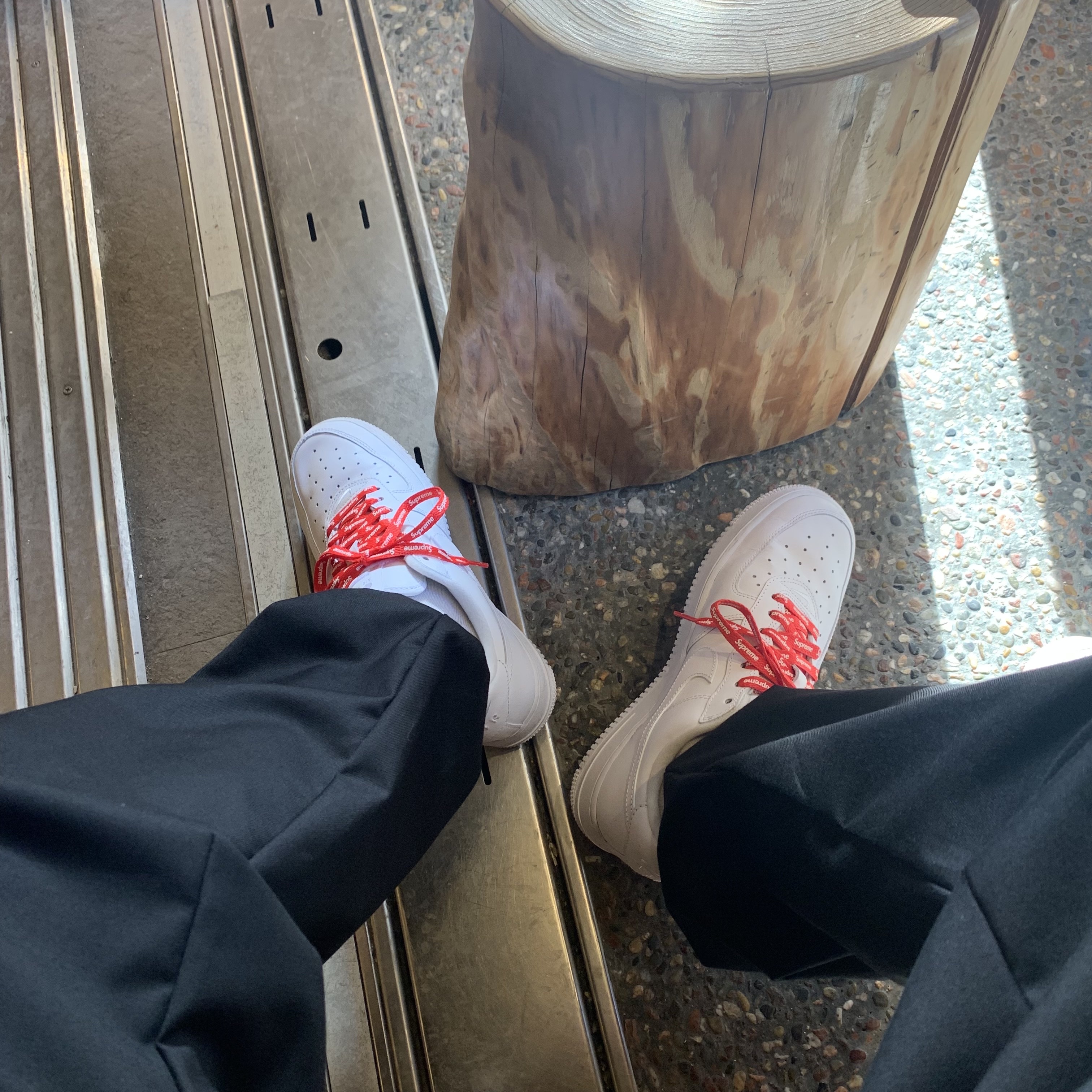 Nike x Supreme Air Force 1 Low White 착용 스타일