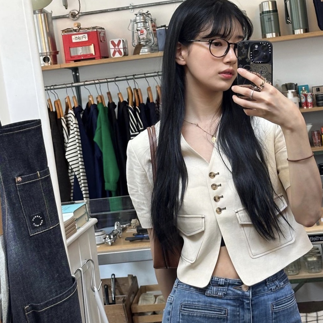 Enor Women Single Stitch Detailed Crop Jacket Cream 착용 스타일 - 4