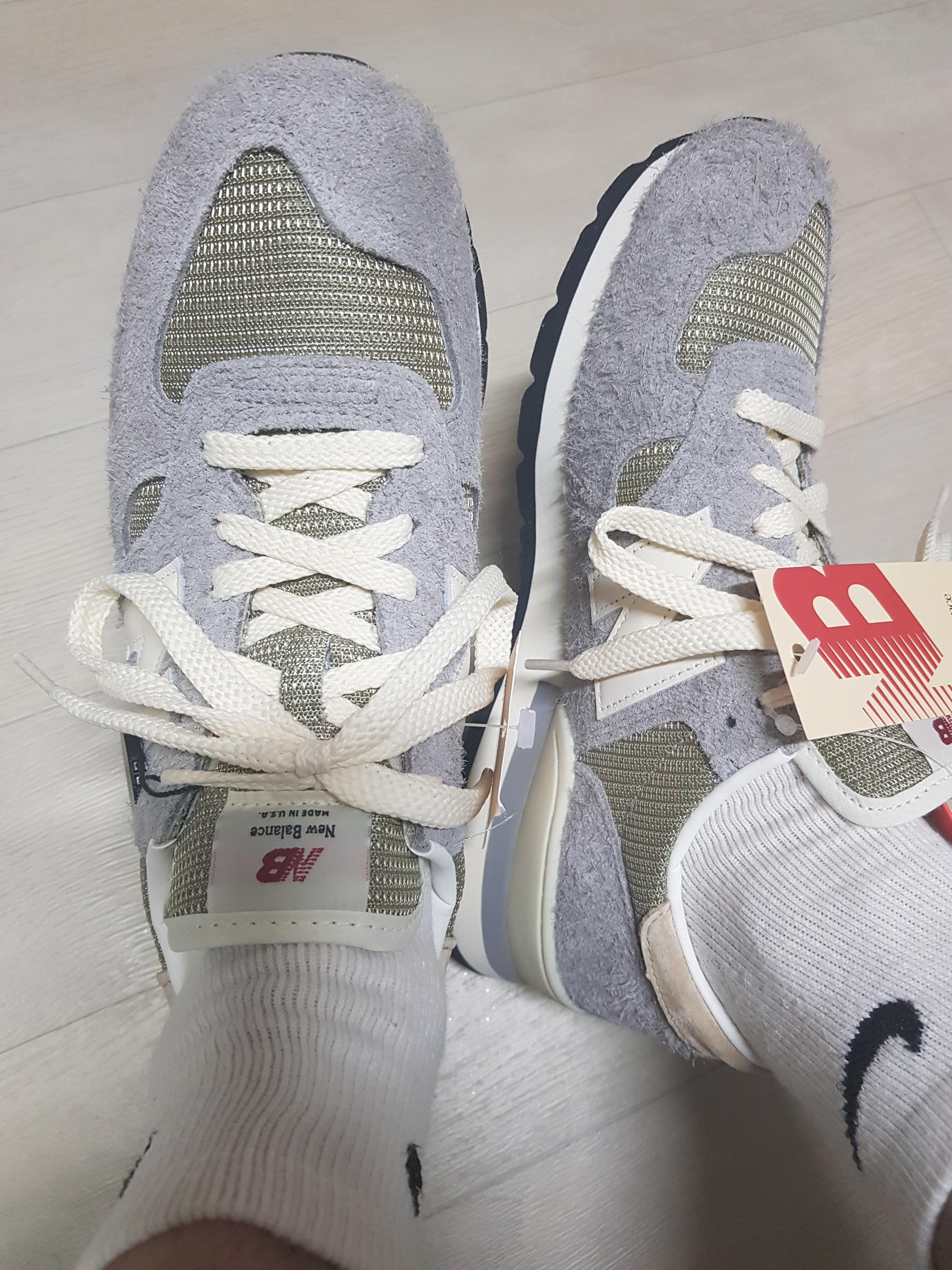 New Balance 990v1 Made in USA Marblehead Incense 착용 스타일
