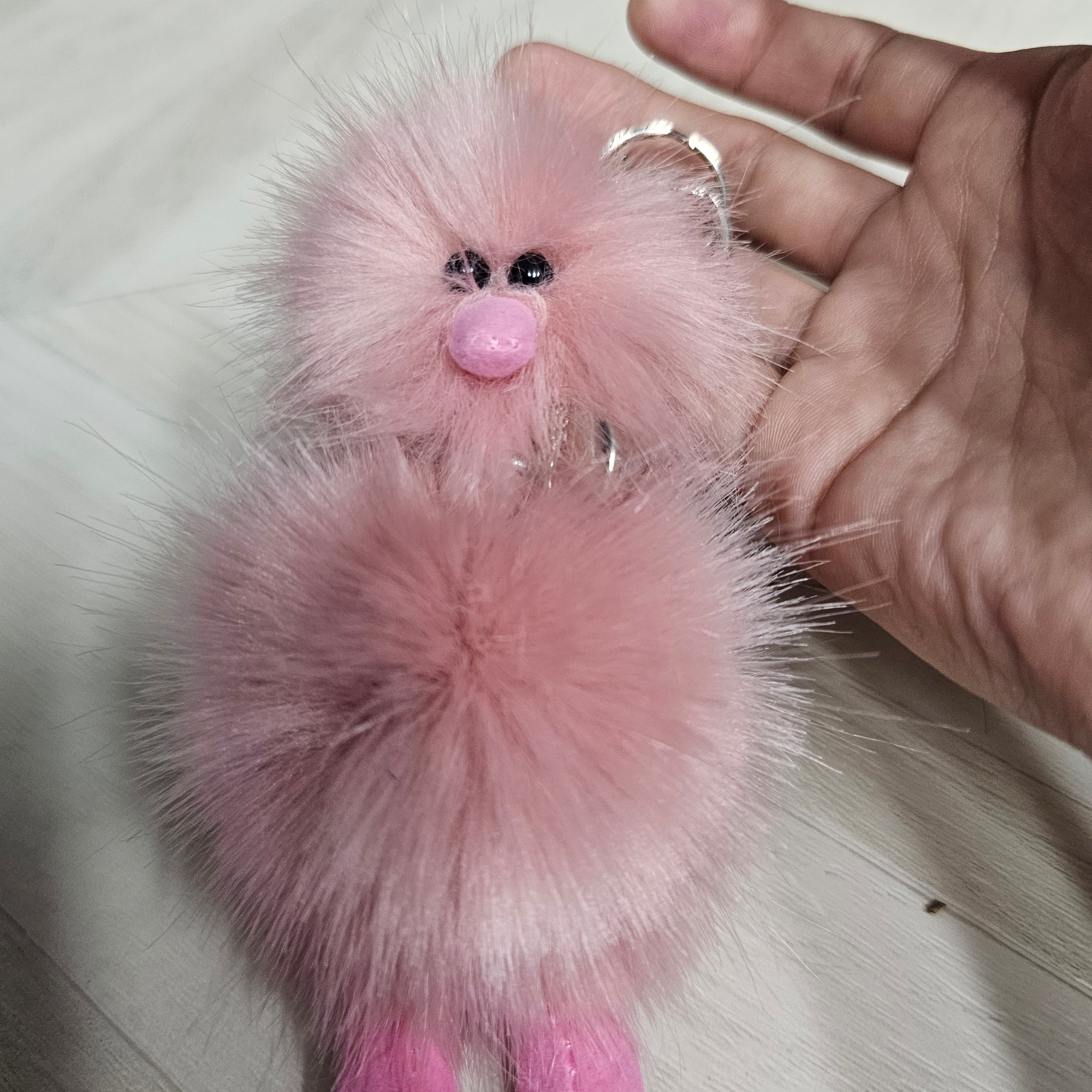 Cosymosy Mini Bird Keyring Rose Pink 착용 스타일