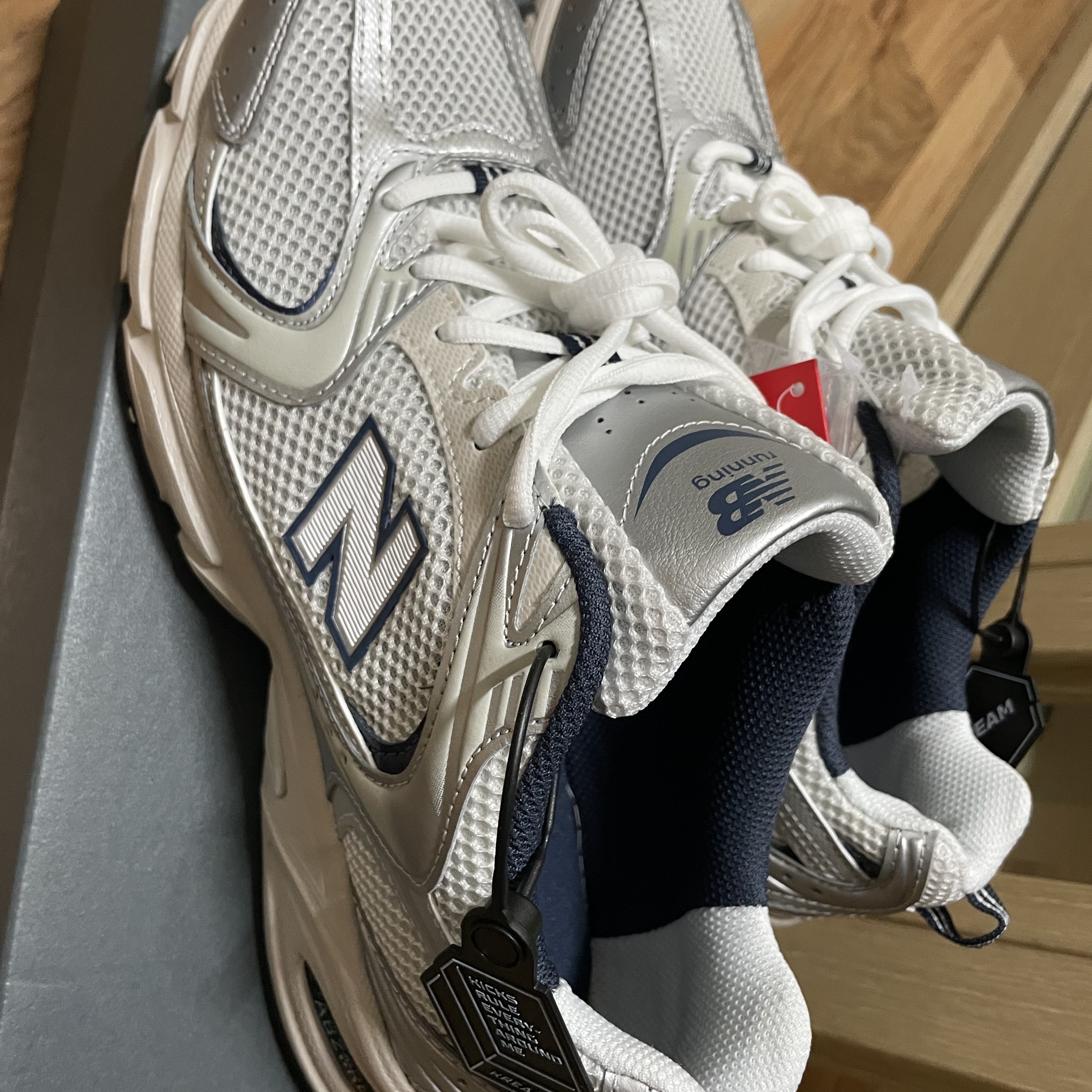 New Balance 530 Steel Grey 착용 스타일