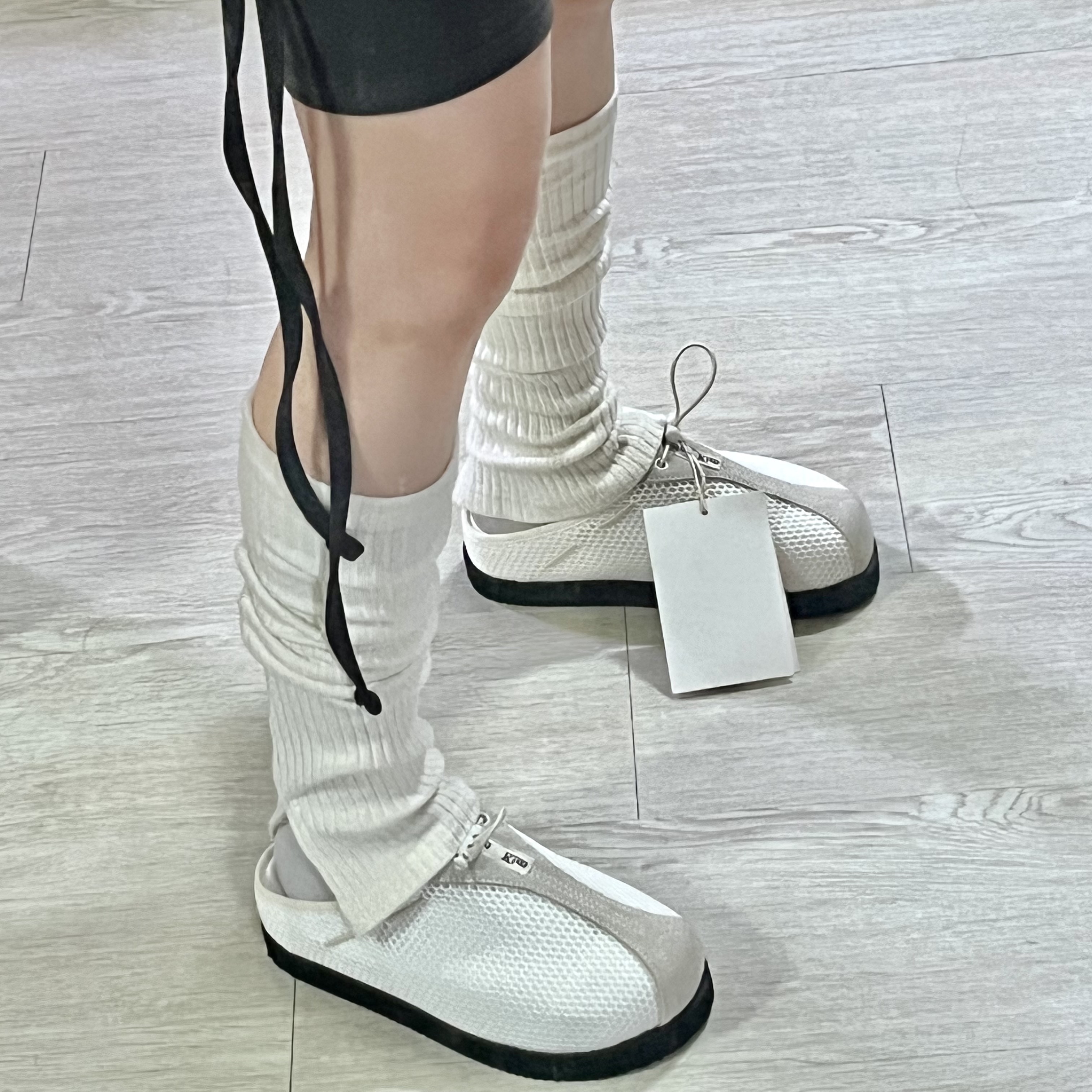 (W) Matin Kim Mesh Round Bloafer White 착용 스타일 - 2