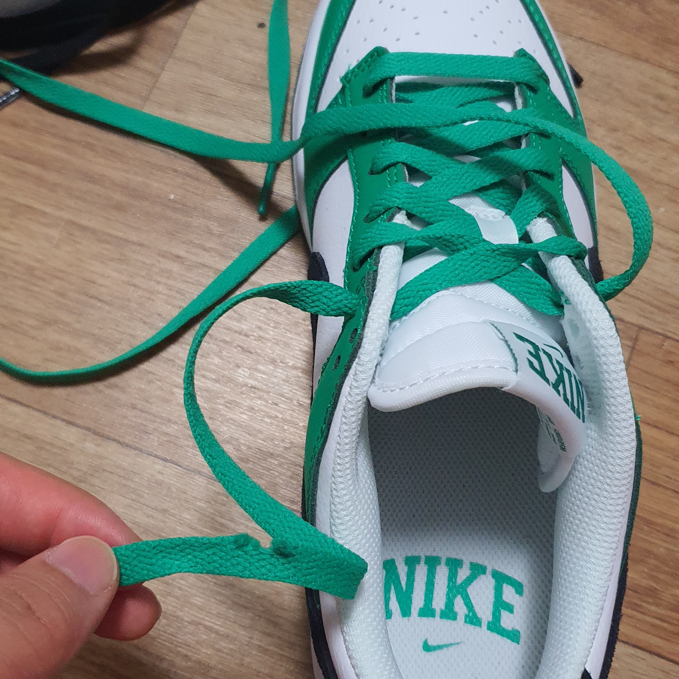 Nike Dunk Low White Green 착용 스타일