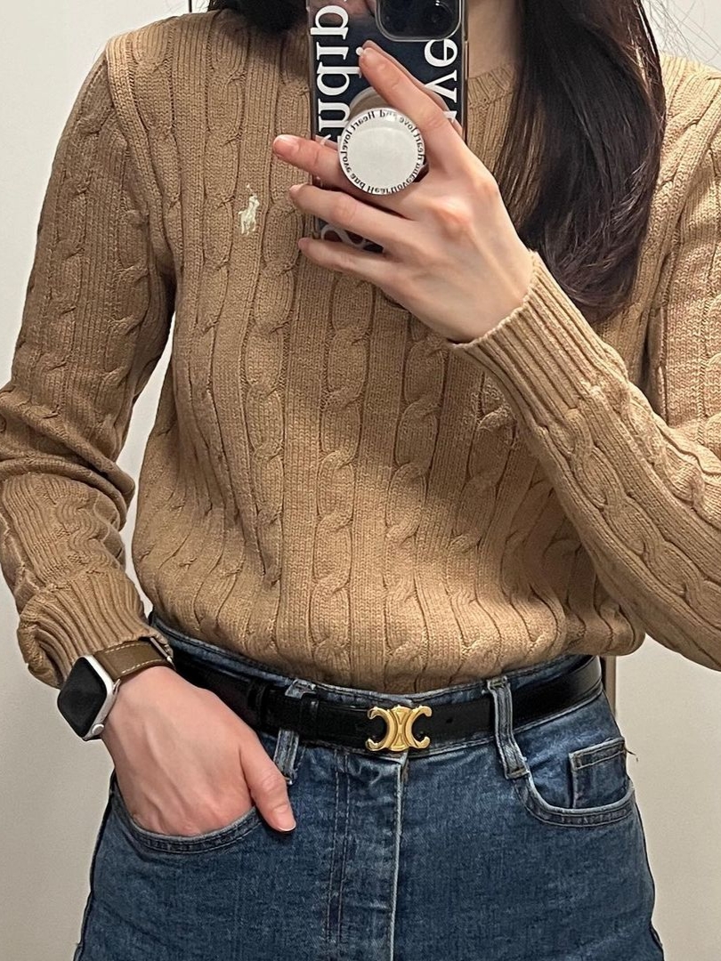 (W) Celine Small Triomphe Belt in Smooth Calfskin Black, (W) Celine Small Triomphe Belt in Smooth Calfskin Flamingo 착용 스타일