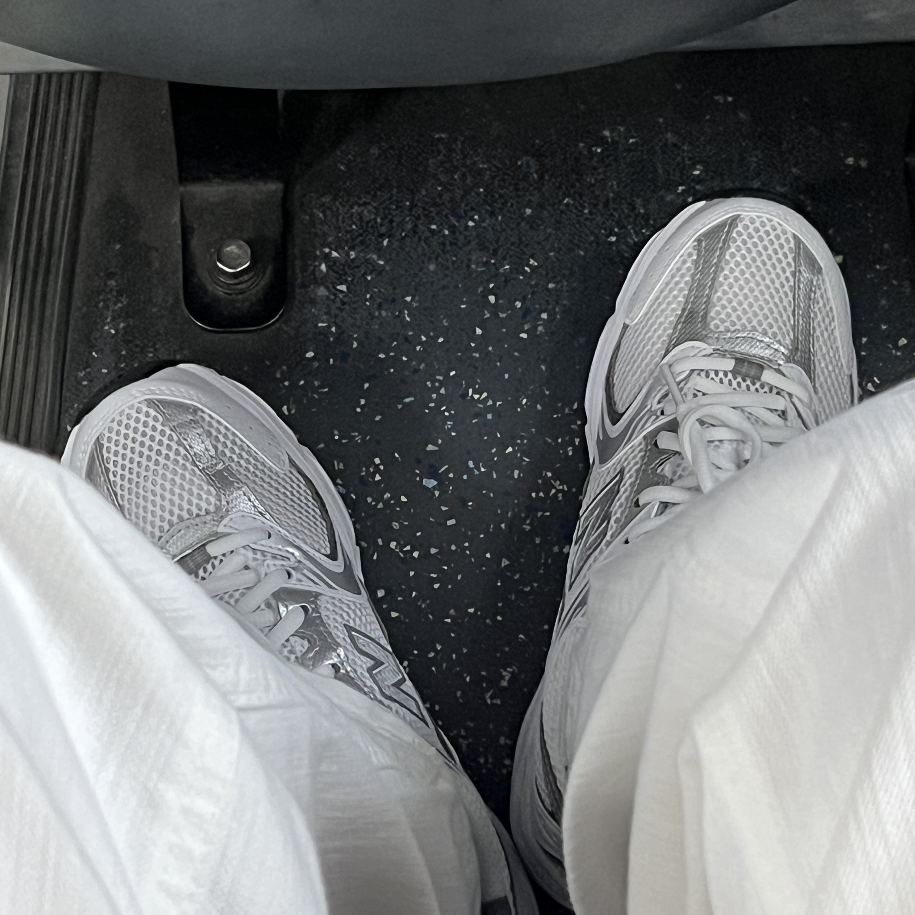 New Balance 530 White Silver 착용 스타일
