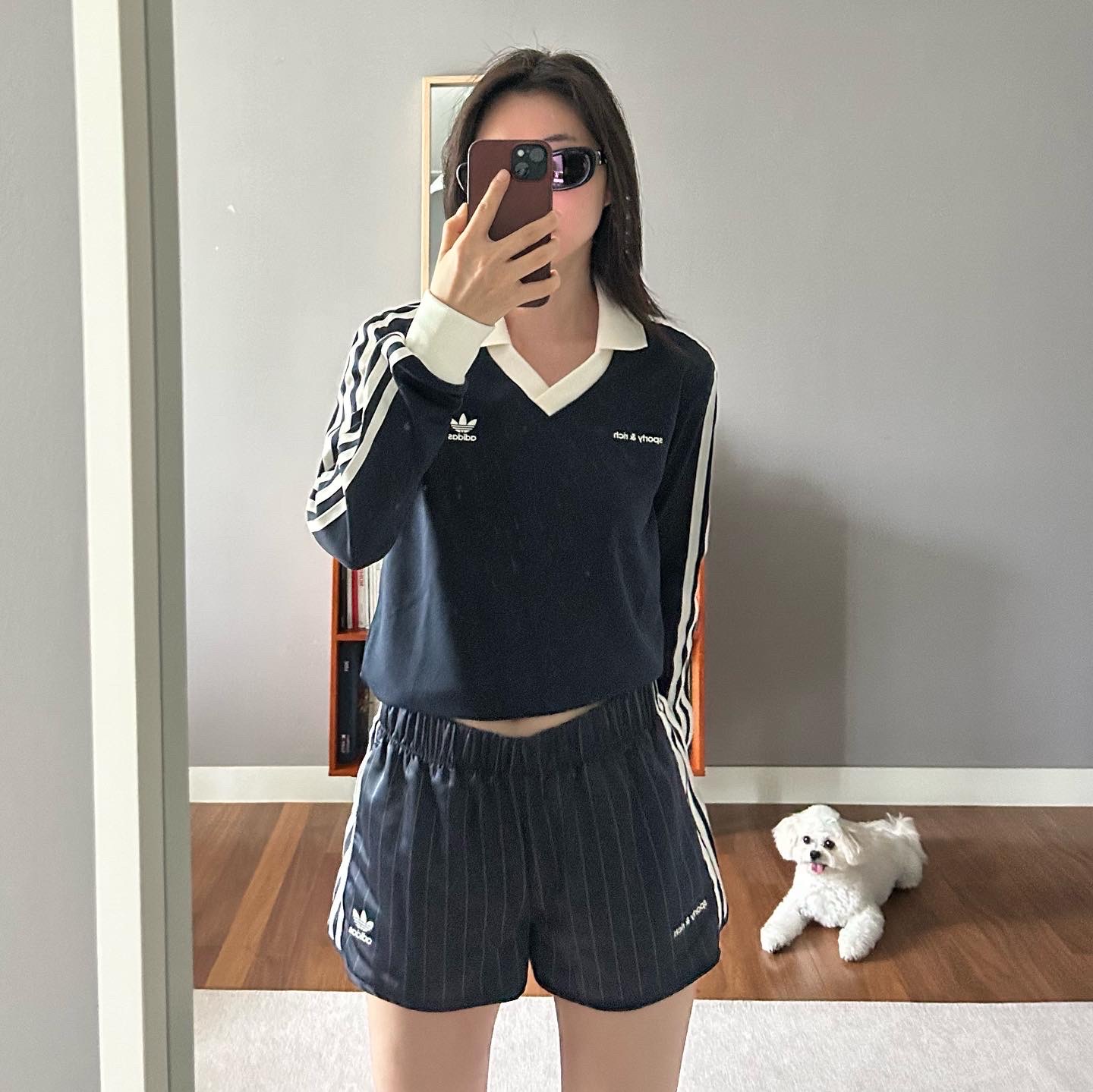 (W) Adidas x Sporty & Rich Long Sleeve Football Jersey Legend Ink - US Sizing 착용 스타일 - 1