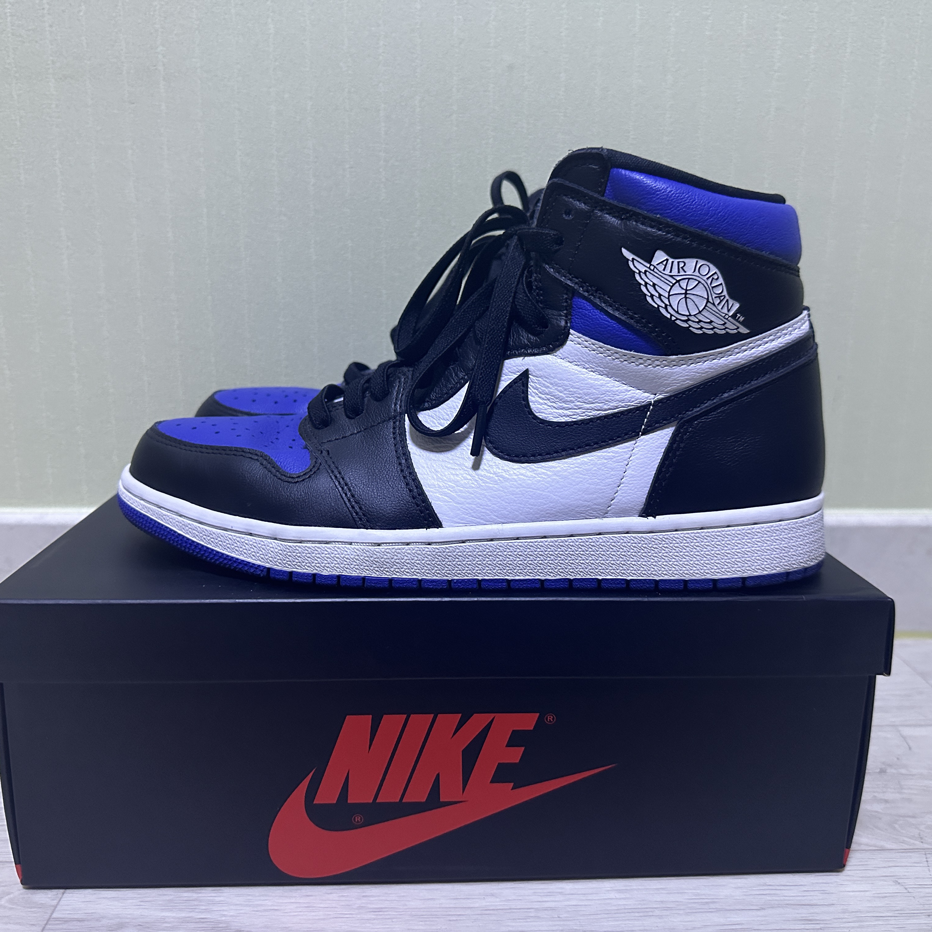 Jordan 1 Retro High OG Royal Toe 착용 스타일 - 3