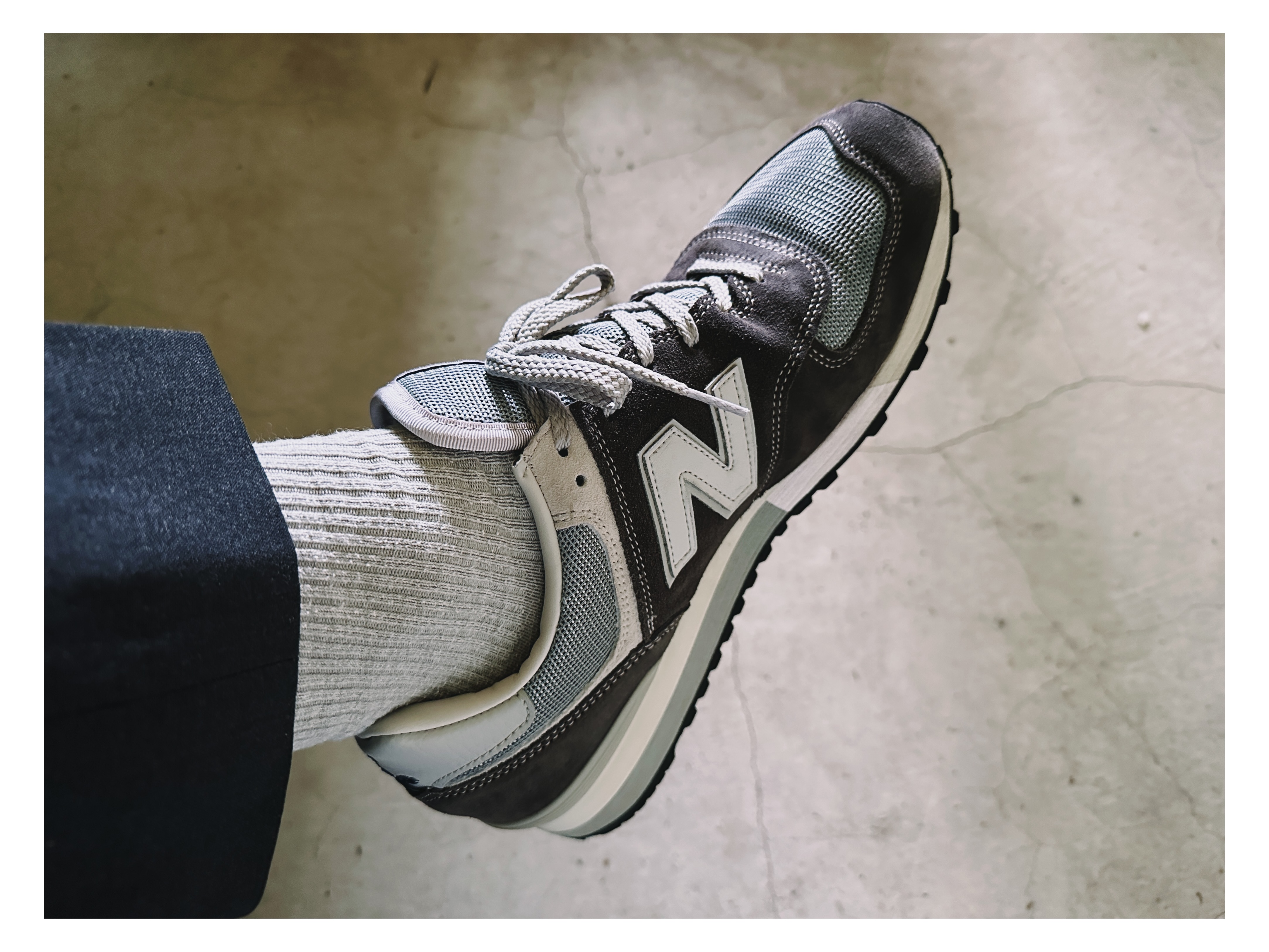 New Balance 576 Made in UK Grey 착용 스타일 - 2