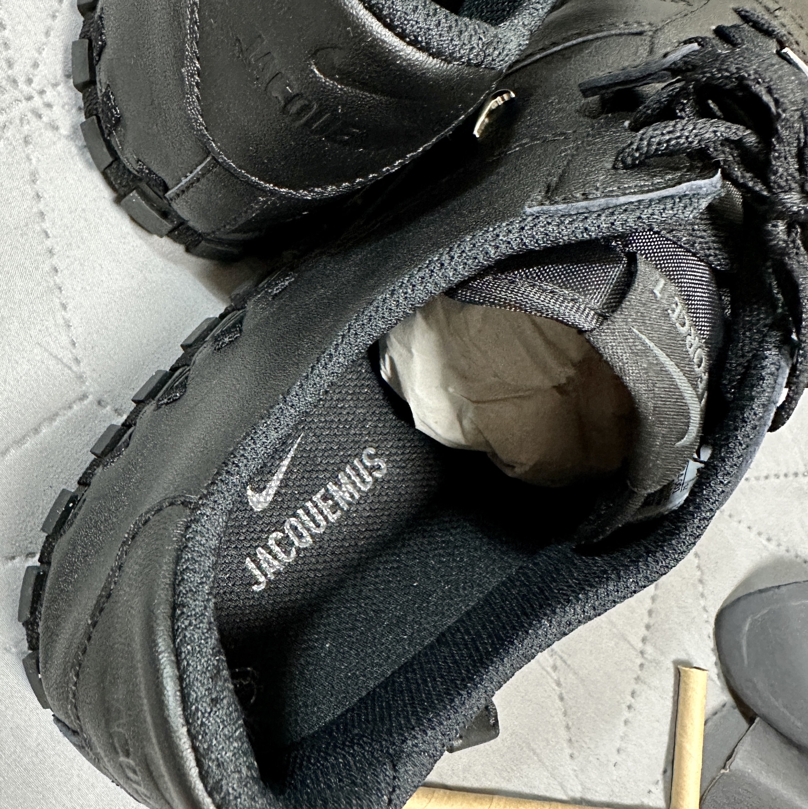 Nike x Jacquemus J Force 1 Low LX SP Black 착용 스타일 - 2