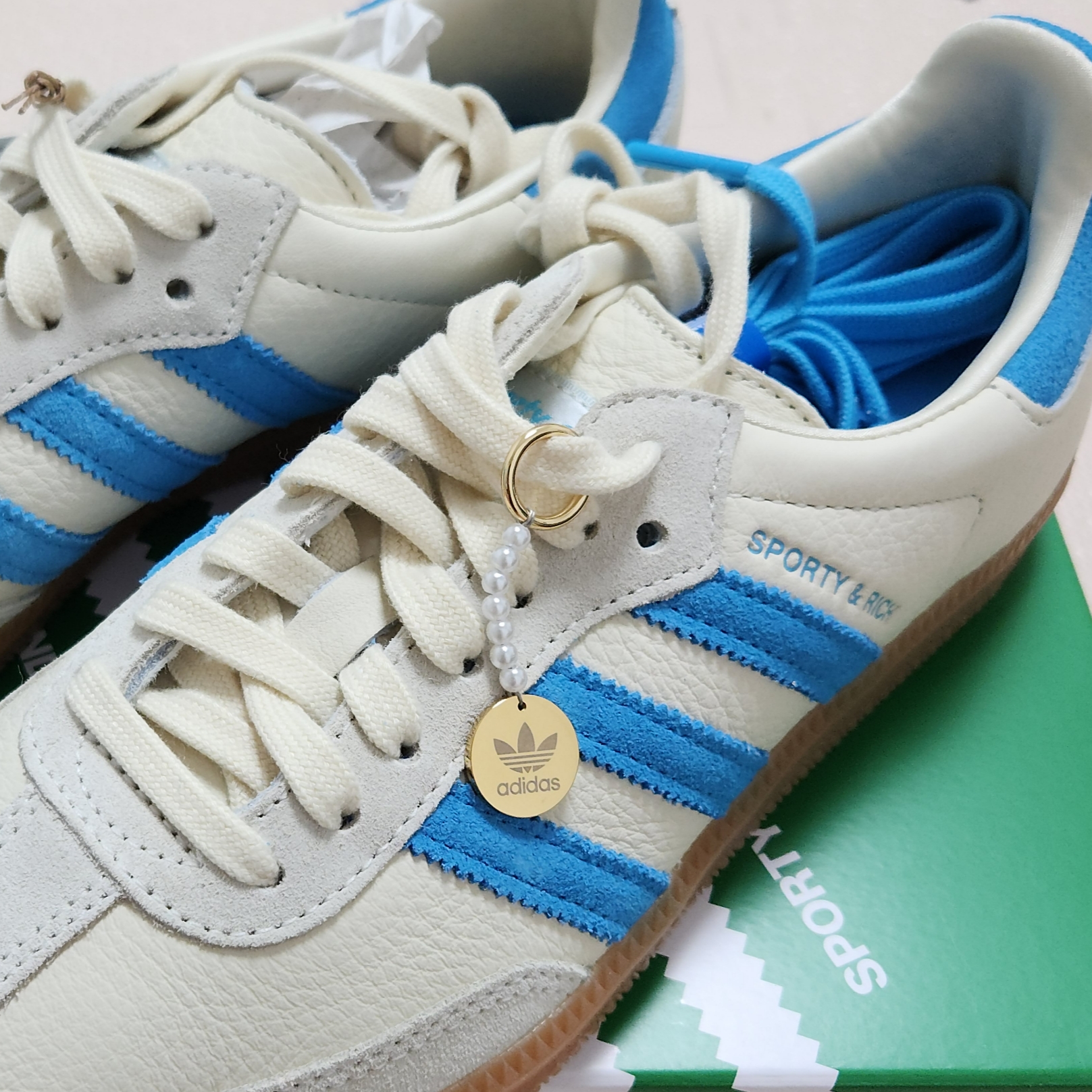 Adidas x Sporty & Rich Samba Cream Blue 착용 스타일 - 1