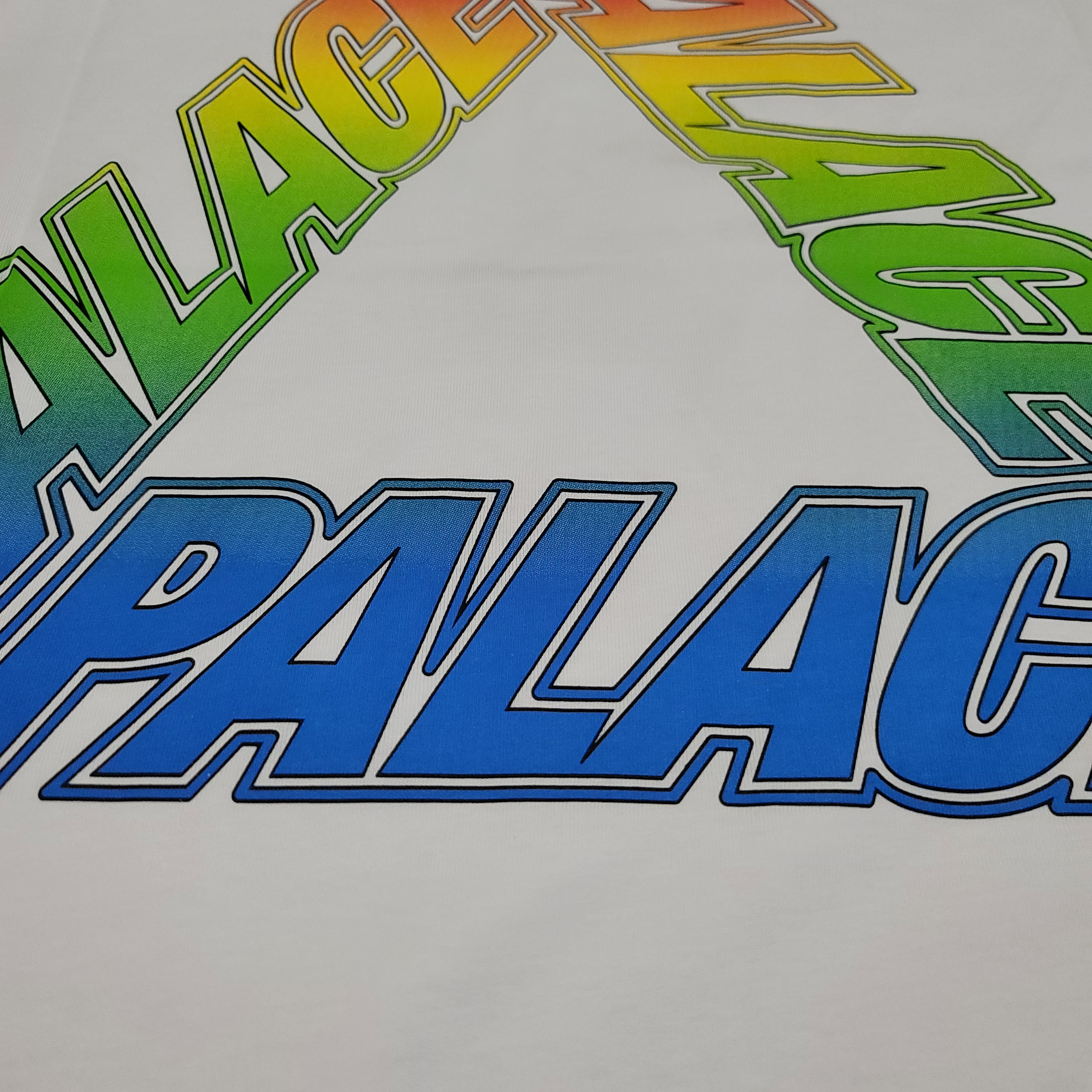 Palace Spectrum P3 T-Shirt White - 23SS 착용 스타일 - 2