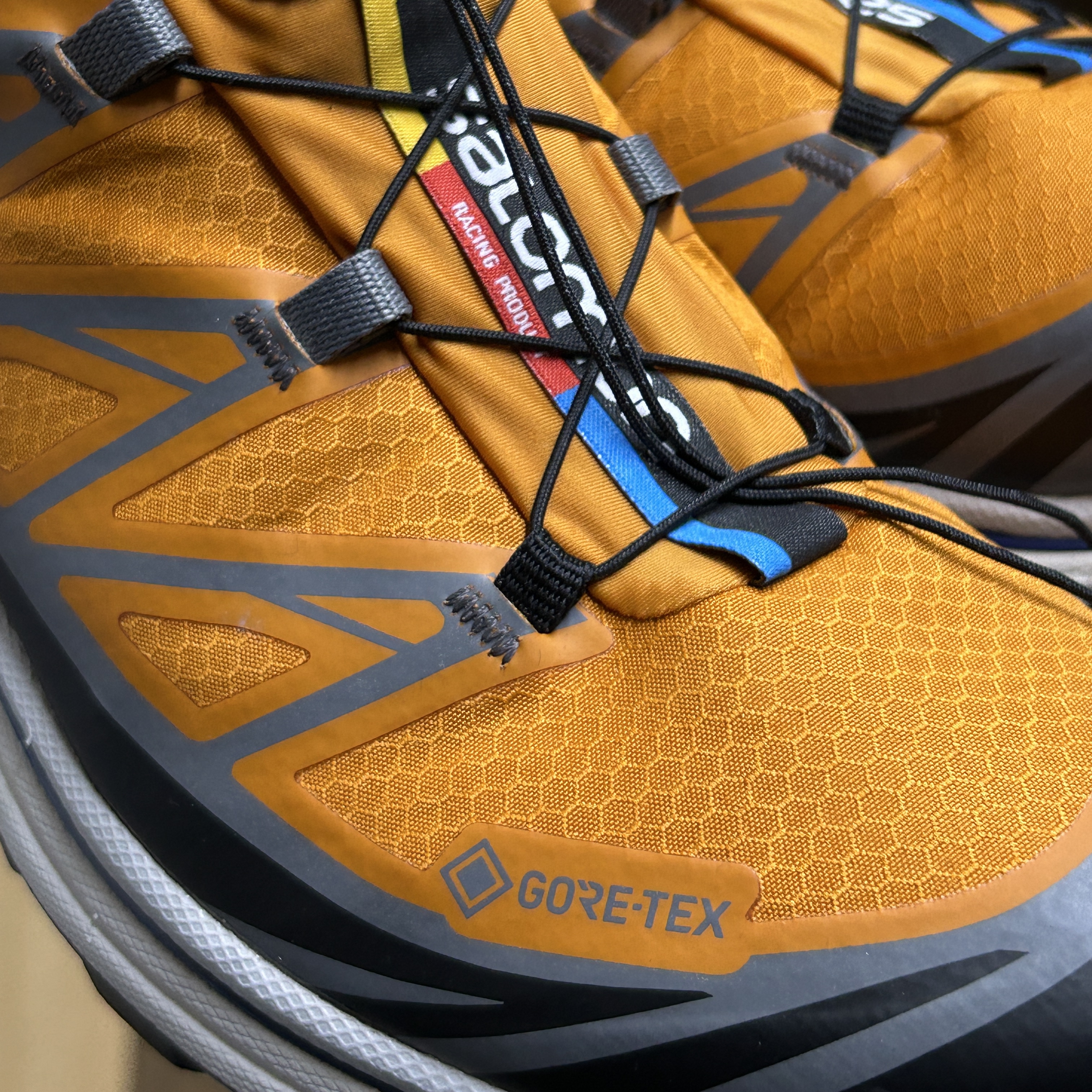 Salomon XT-6 Gore-Tex Utility Marmalade 착용 스타일 - 2
