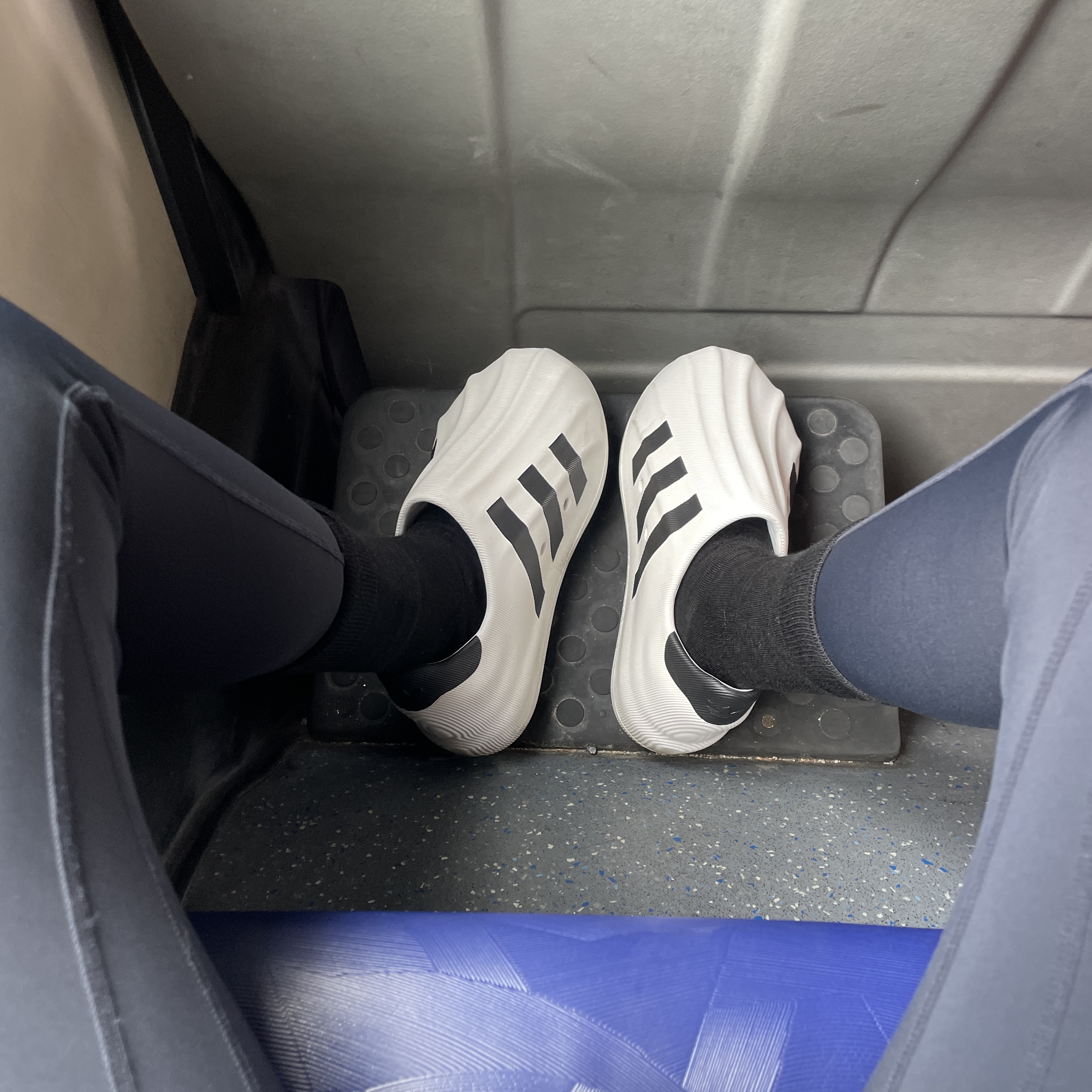 Adidas Adifom Superstar Core White 착용 스타일