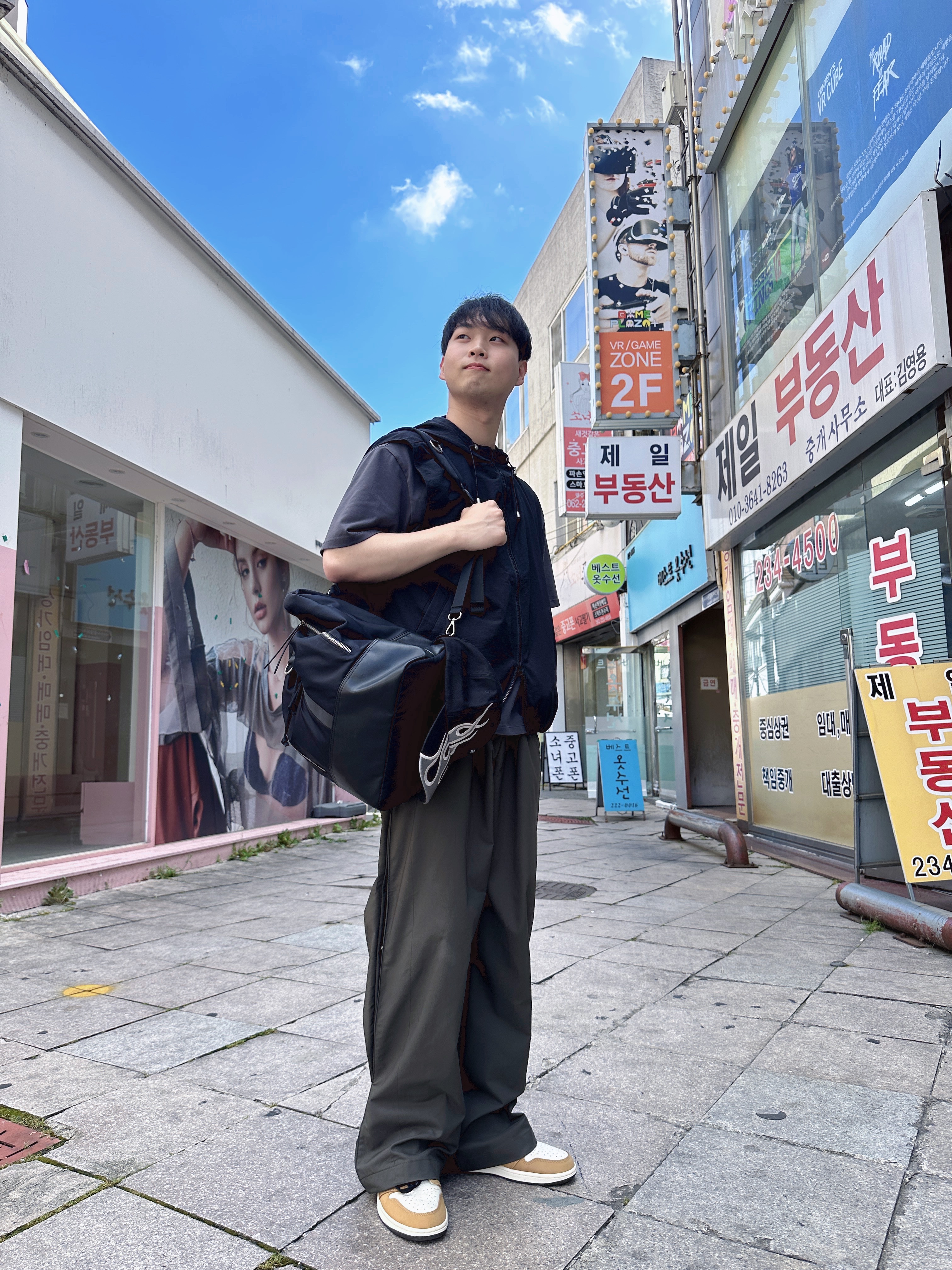 Jordan 1 Retro High Rookie of the Year, Yeezy Gap Engineered By Balenciaga Flame Cap Black 착용 스타일 - 2