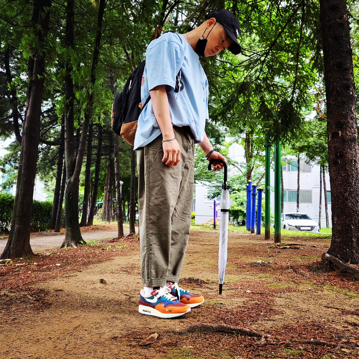 Supreme Washed Chino Twill Camp Cap Black, Stussy Flower Grid Pigment Dyed T-Shirt Sky Blue 착용 스타일 - 3