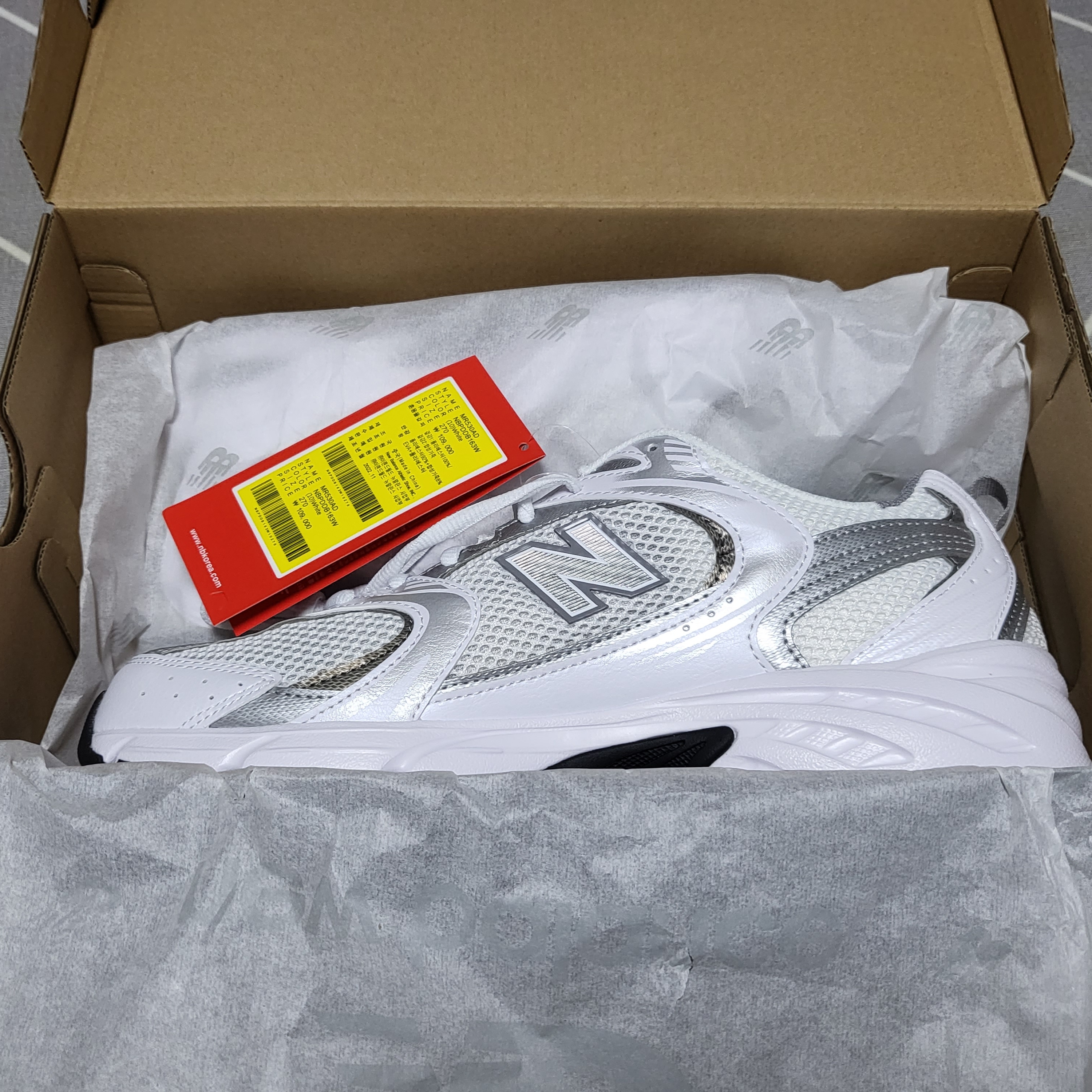 New Balance 530 White Silver 착용 스타일