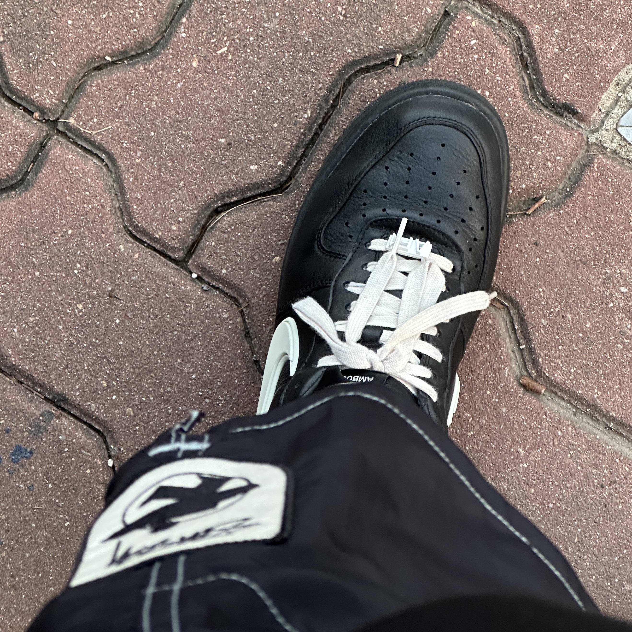 Stussy Surfman Water Shorts Black, Nike x Ambush Air Force 1 Low SP Black 착용 스타일