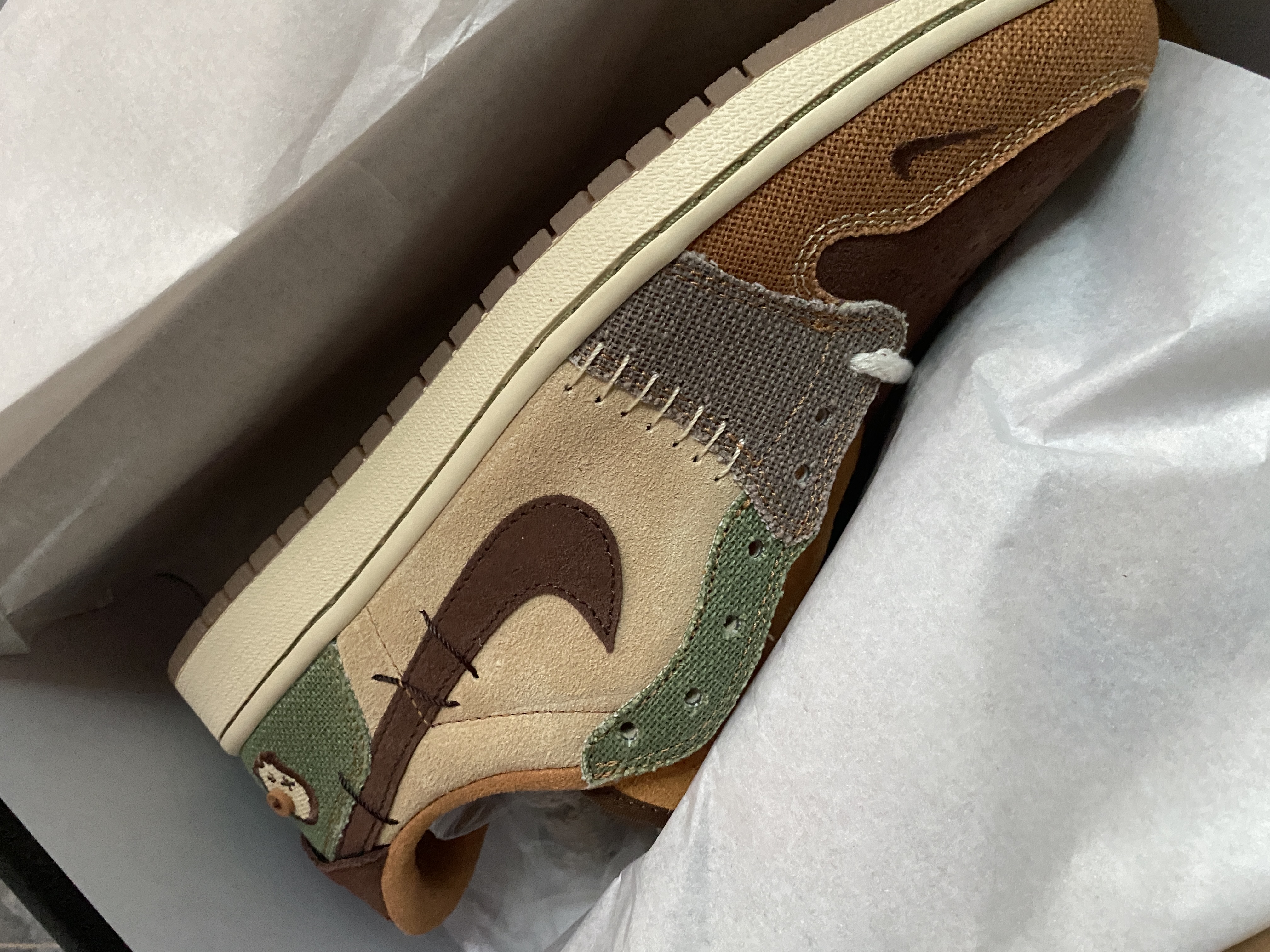 Jordan 1 x Zion Williamson Retro Low OG Flax and Oil Green 착용 스타일