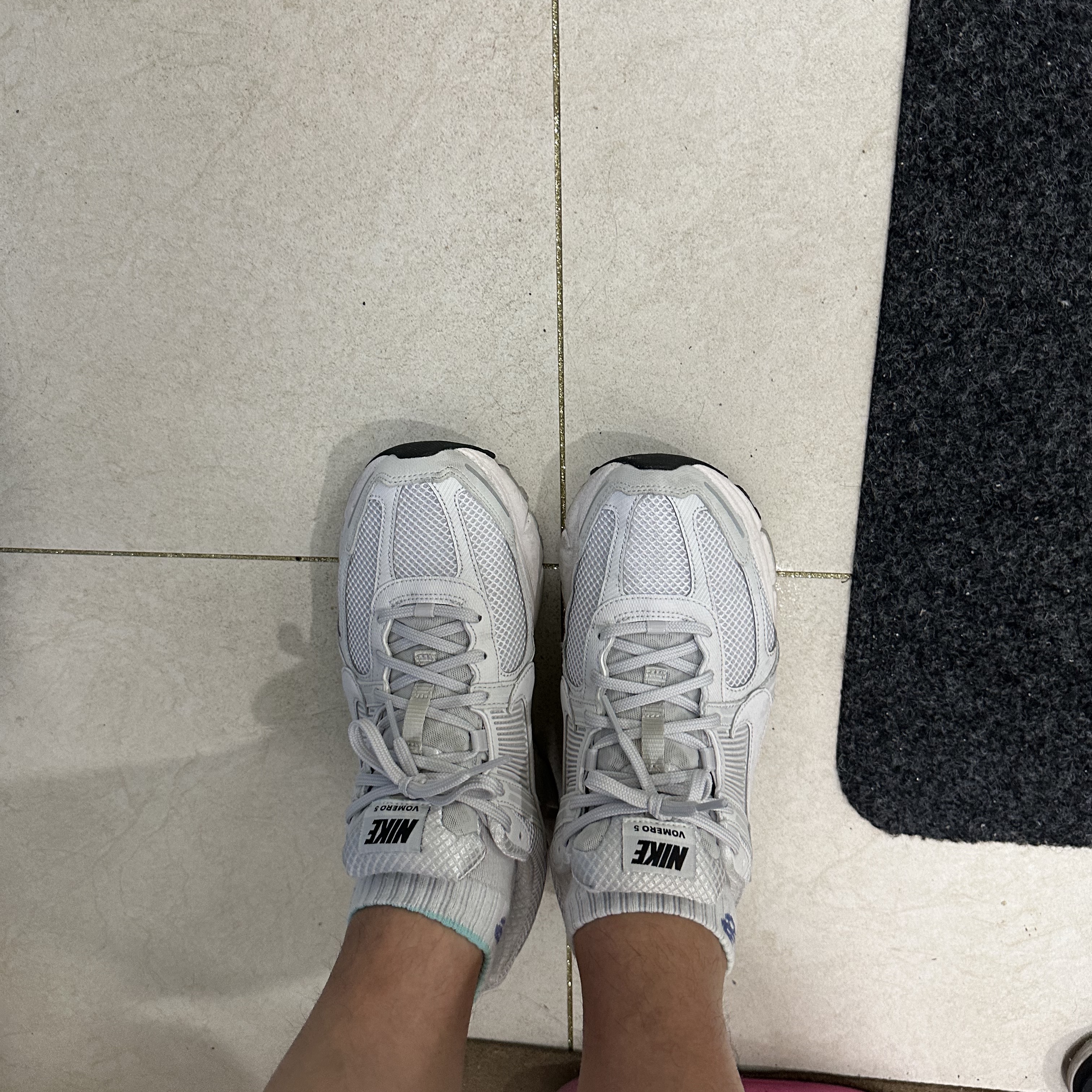 Nike Zoom Vomero 5 SP Vast Grey 2023 착용 스타일 - 2