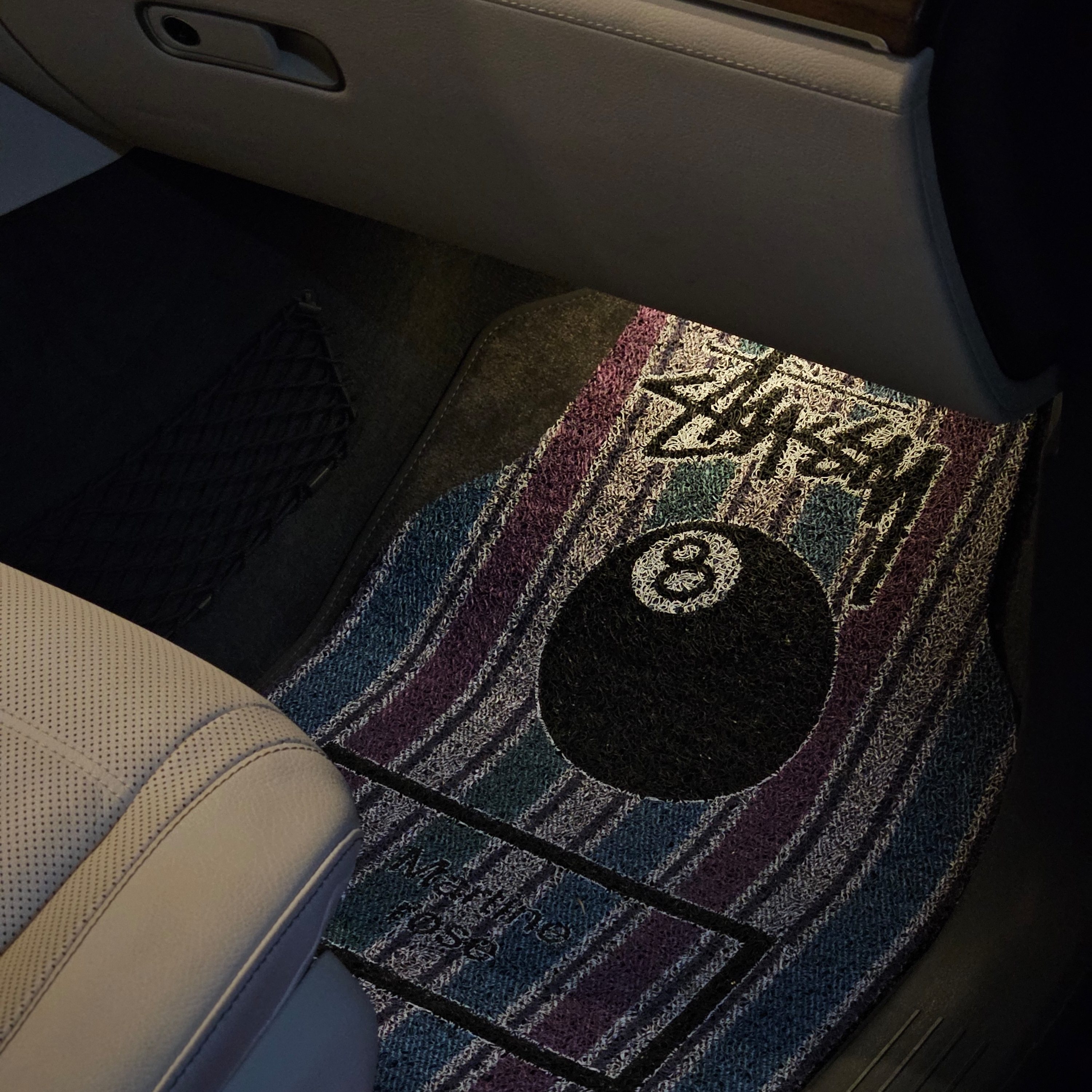 Stussy x Martine Rose Car Mat Set 착용 스타일 - 1