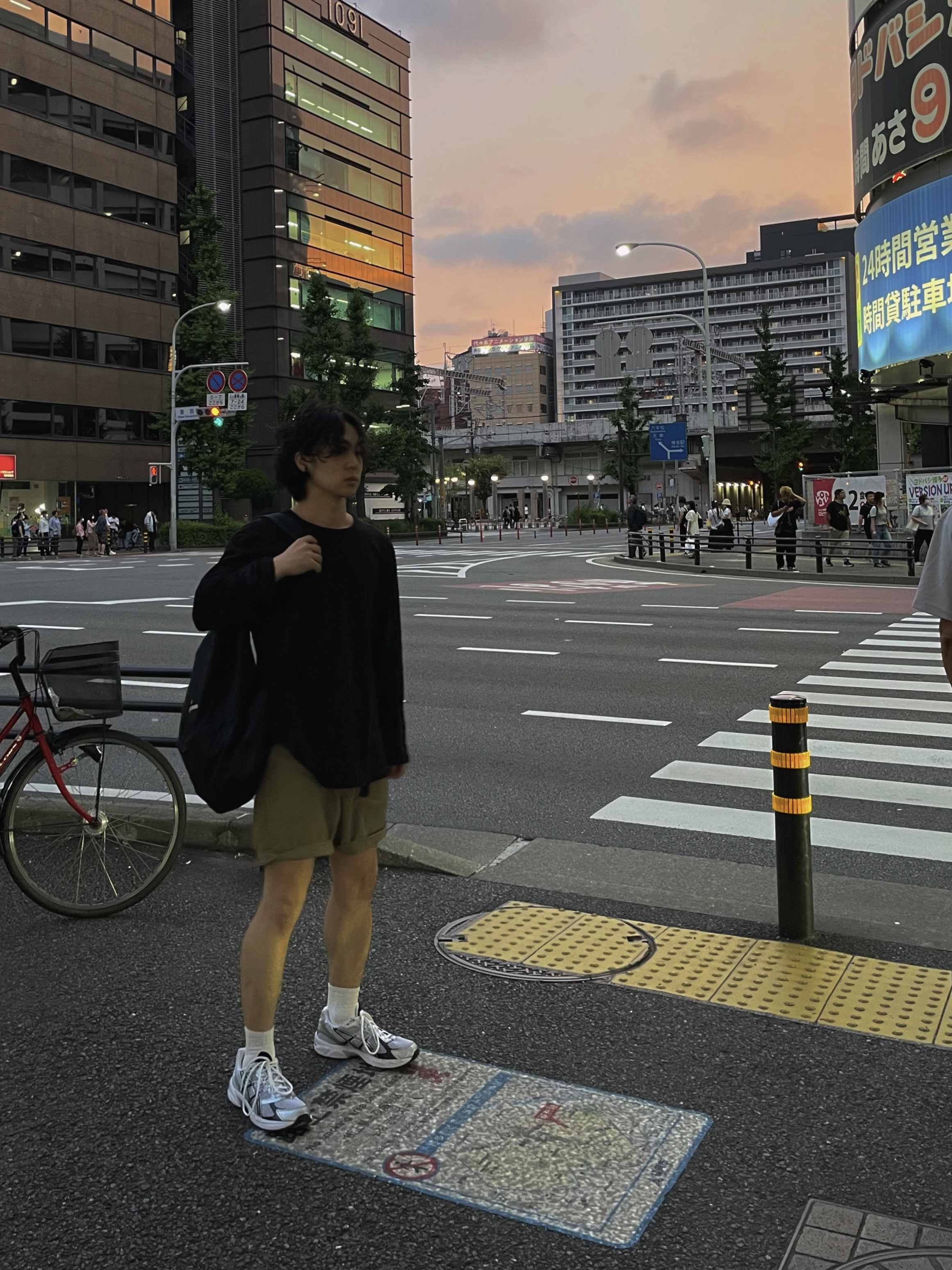 CDG Backpack Black, Asics Gel-1130 White Black 착용 스타일